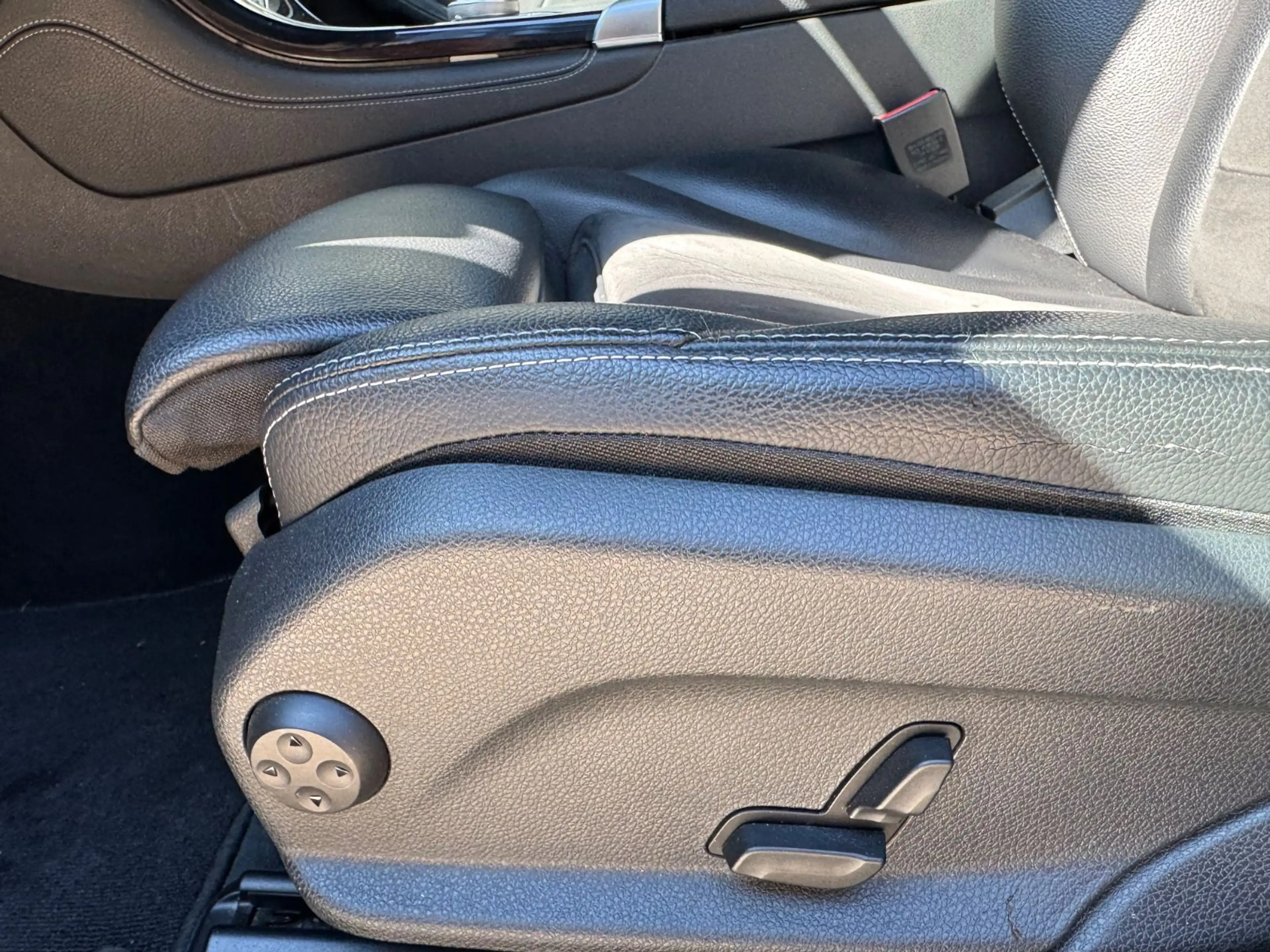 Mercedes-Benz GLC 220 d 4Matic Avantgarde/AMG-Line — photo 15