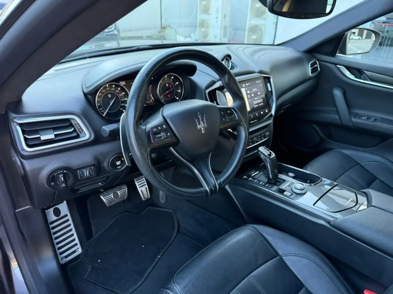 Maserati Ghibli 2021 — фото 12