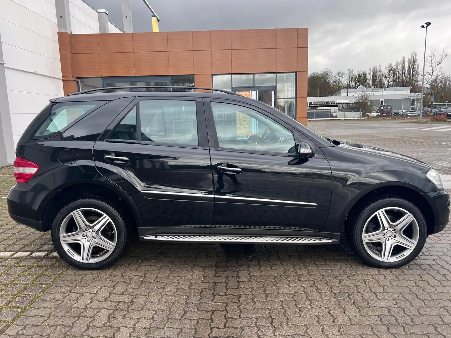 Mercedes-Benz ML 280 CDI 4Matic 7G*20"AMG FELGEN*PDC*NAVI*LEDER Negro - 2