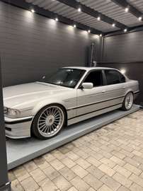 750iL-Individual 750 IL Fond-Entertainment Alpina