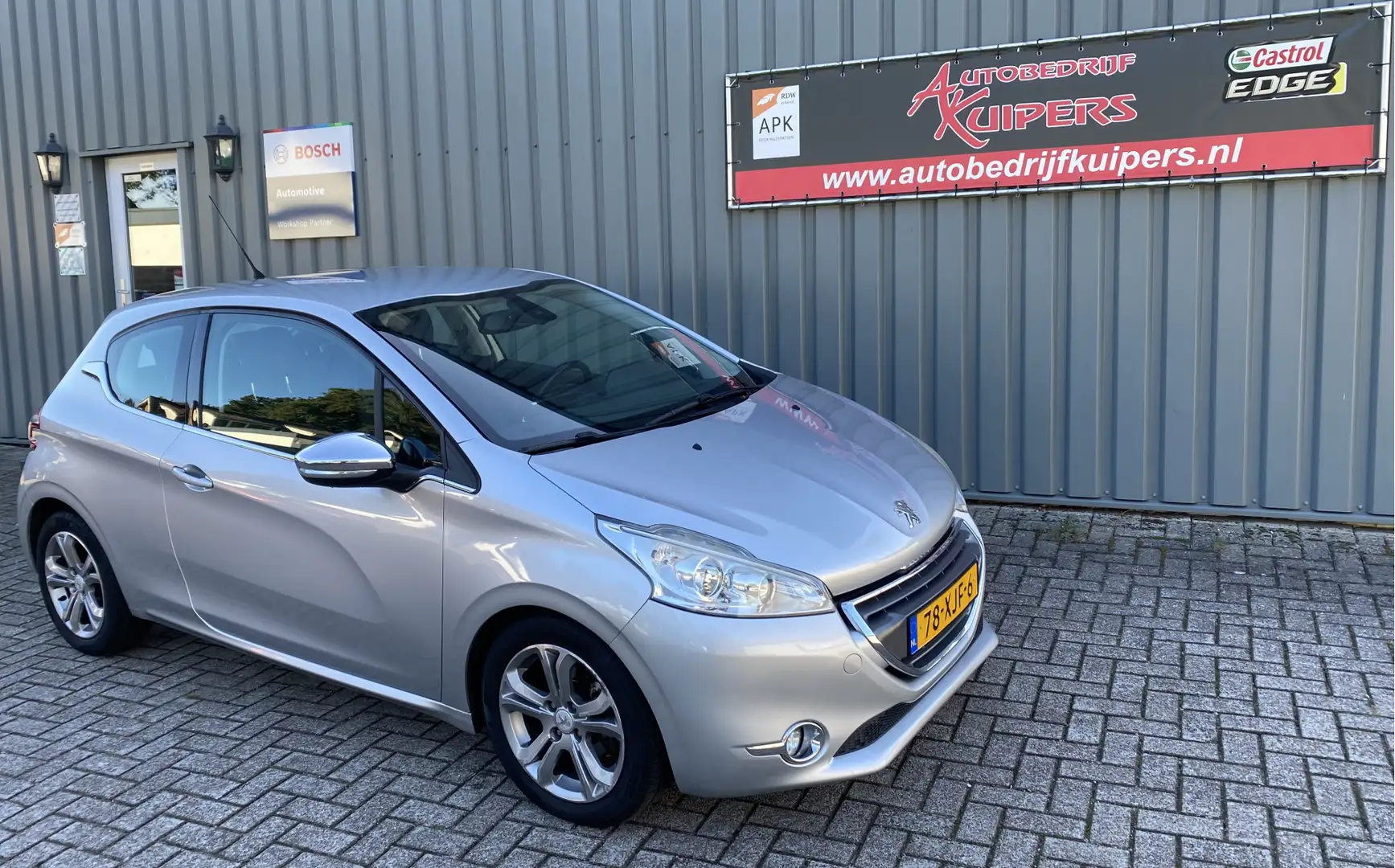 Peugeot 208 1.4 VTi Allure Clima.Cruise.Lm.velgen.Audio Gris - 1