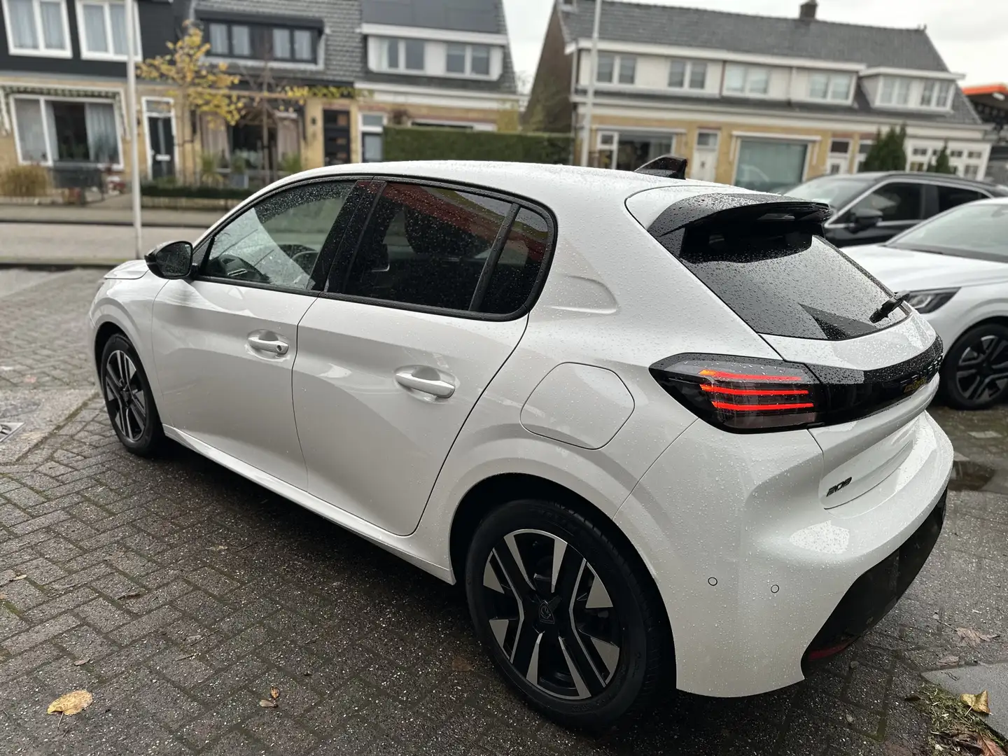 Peugeot 208 1.2 PureTech Allure Pack Dode hoek sensor/2x Camer Bílá - 2