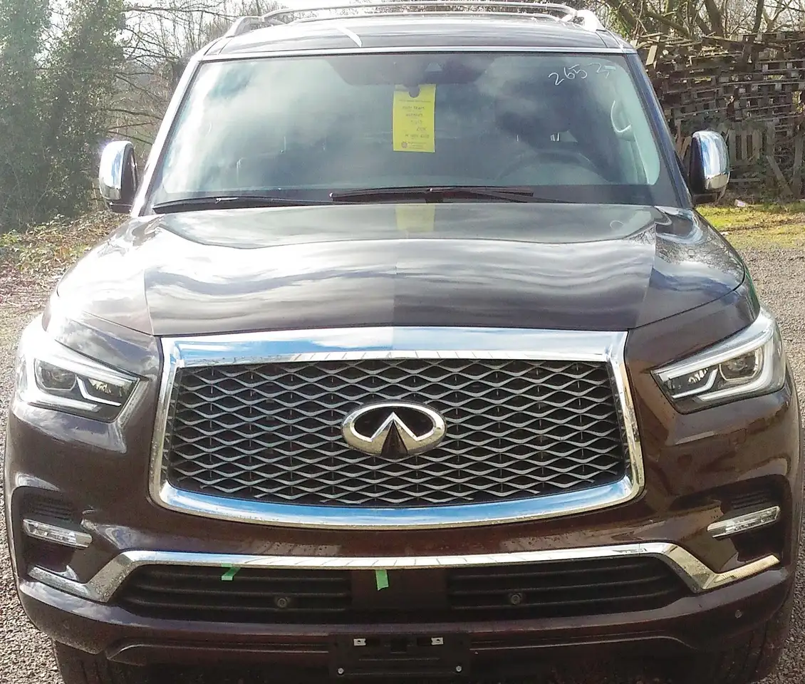 Infiniti Q80