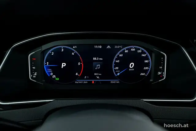 Volkswagen Passat view 11