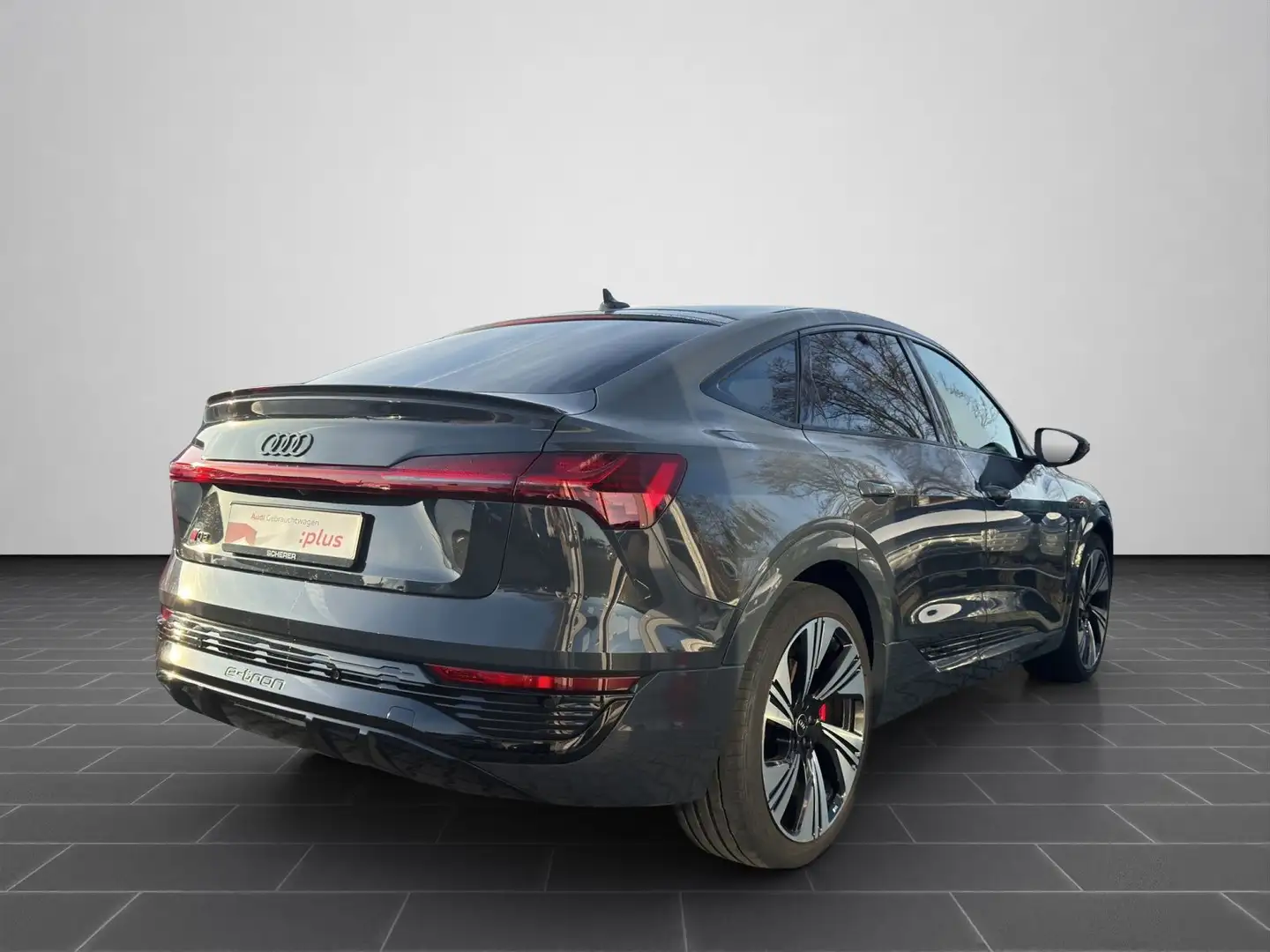 Audi Q8 e-tron 55 S line quattro MATRIX PAN Grau - 2