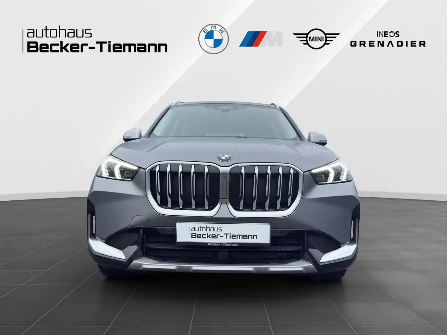 BMW X1 sDrive18i XLine/Widscreen/Driving+/Parking/Ad.LED Grau - 2