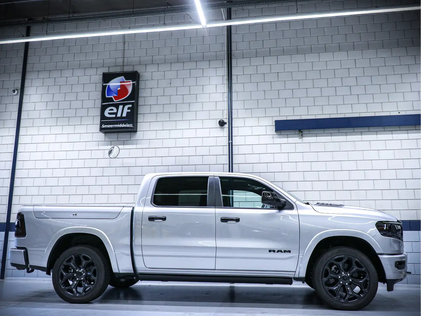 Dodge RAM 1500 Limited Night Edition | Luchtvering | Head-Up Zilver - 2