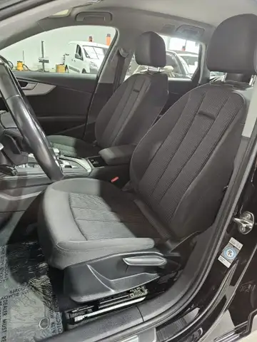 Audi A4 Avant view 13