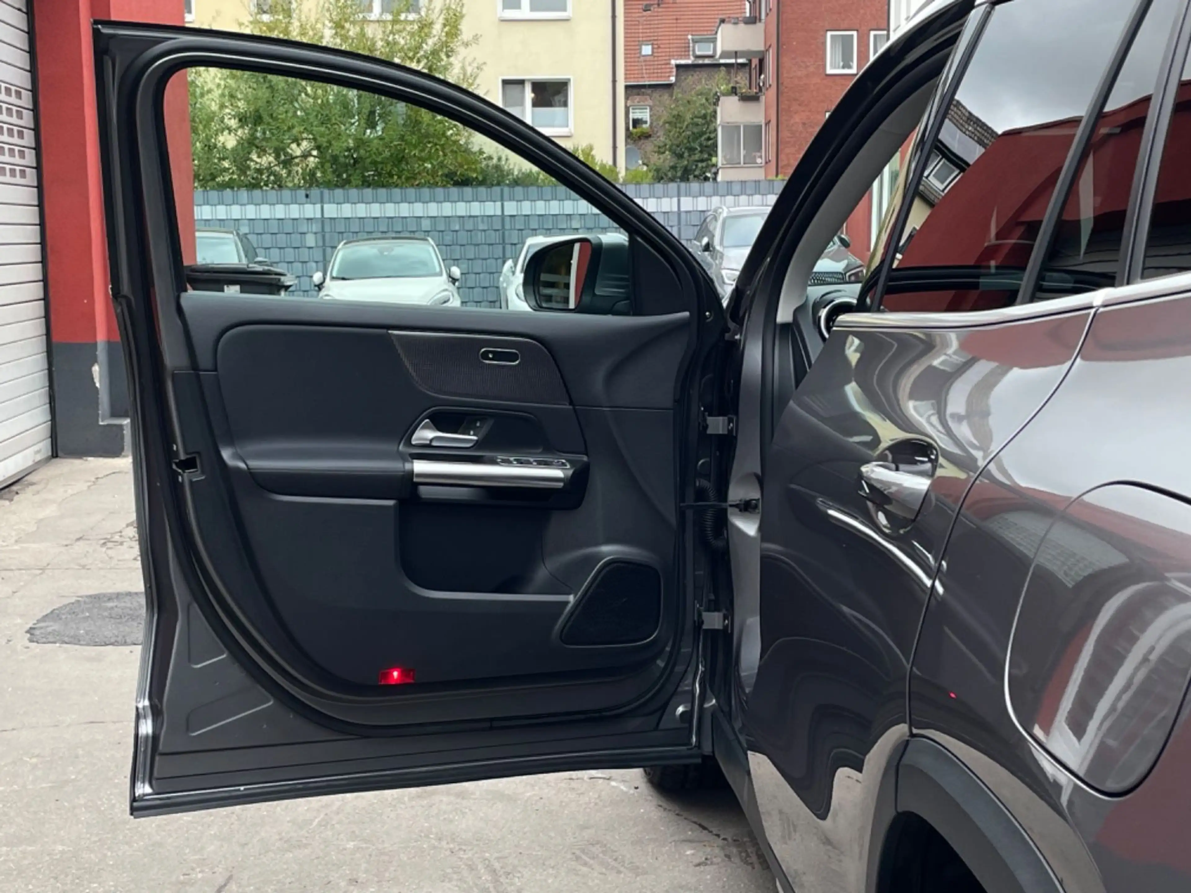 Mercedes-Benz GLA 220 d 4Matic*PANORAMA*360°KAMERA* — photo 8