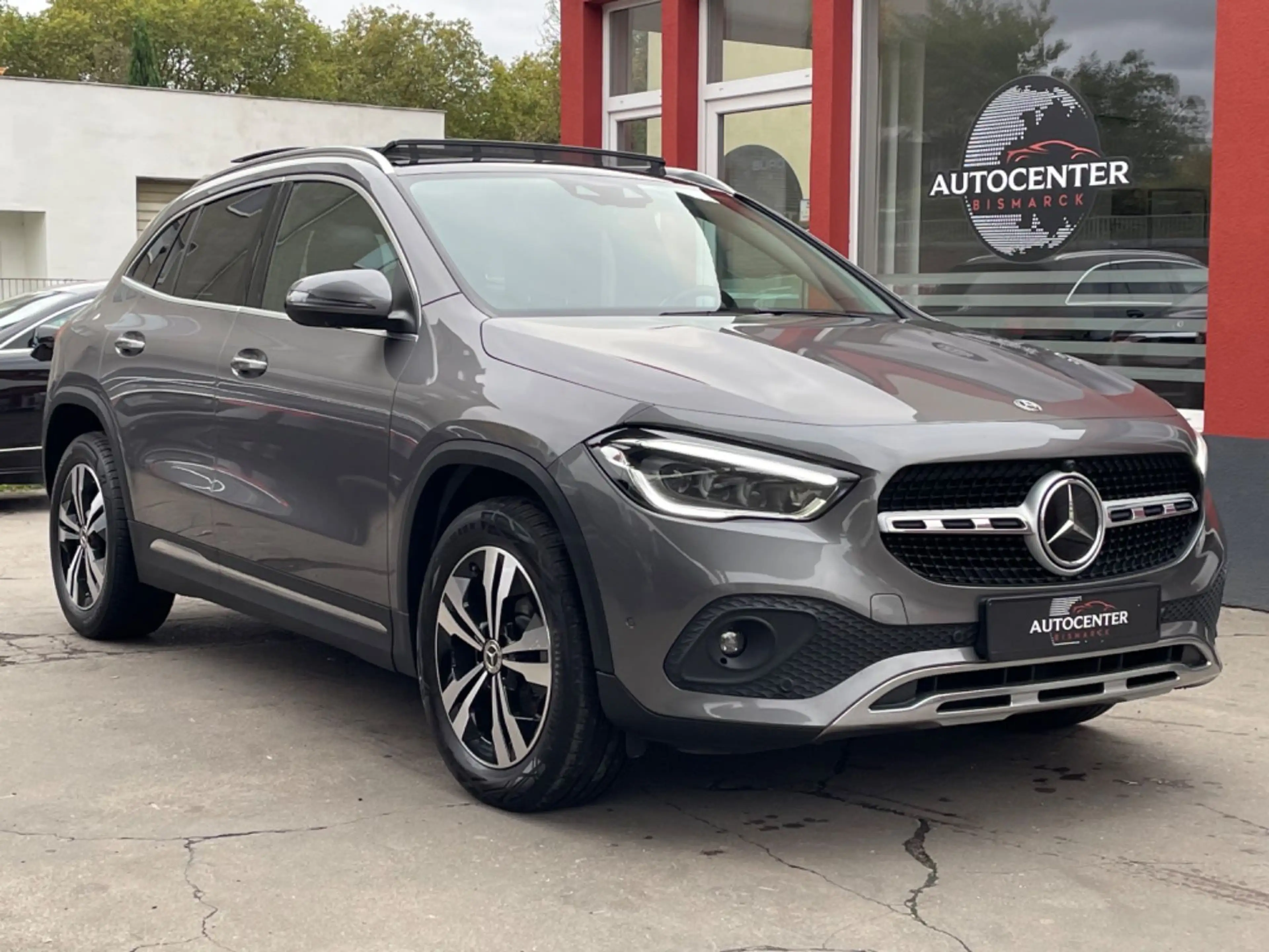 Mercedes-Benz GLA 220 d 4Matic*PANORAMA*360°KAMERA* — photo 2
