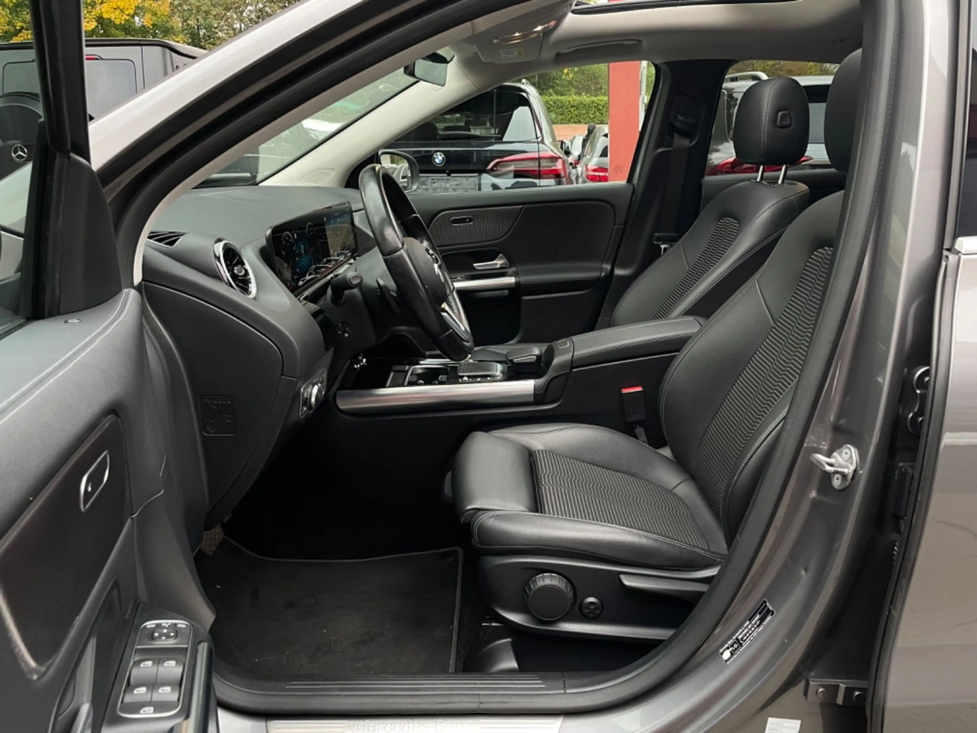 Mercedes-Benz GLA 220 d 4Matic*PANORAMA*360°KAMERA* — photo 11
