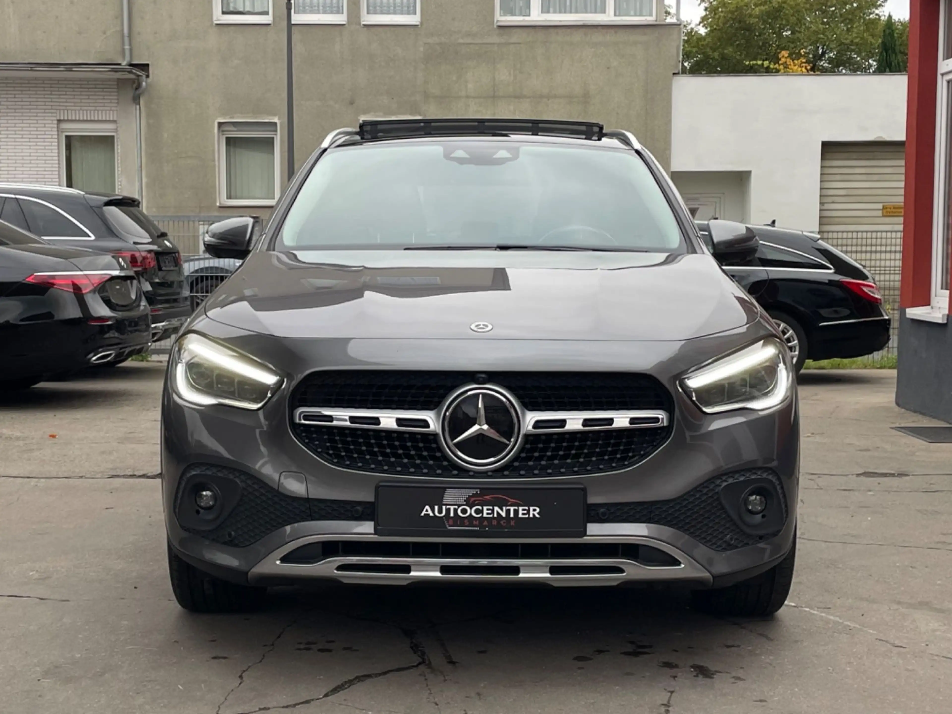 Mercedes-Benz GLA 220 d 4Matic*PANORAMA*360°KAMERA* — photo 3