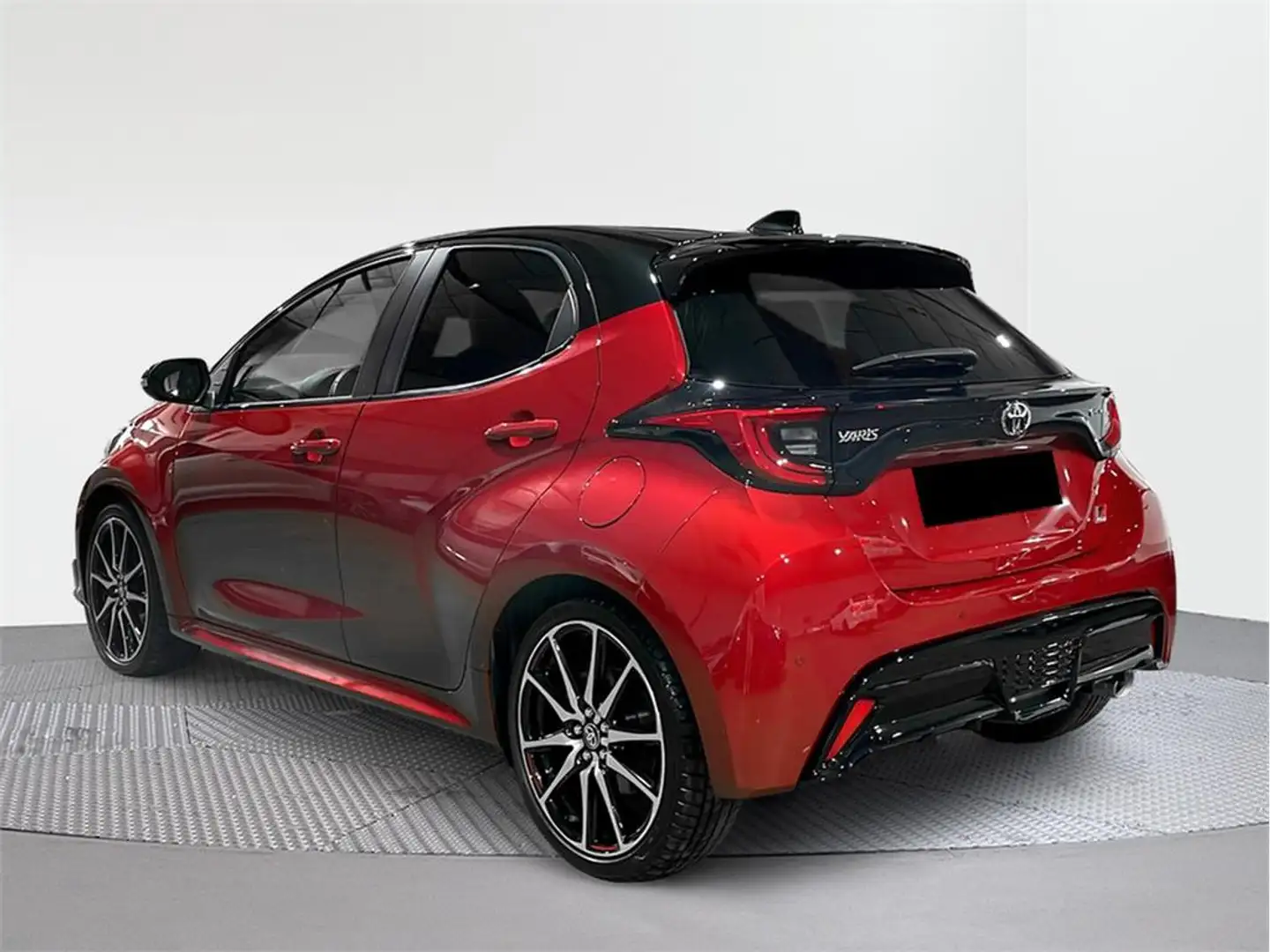 Toyota Yaris 130H 1.5 GR Sport Plus - 2