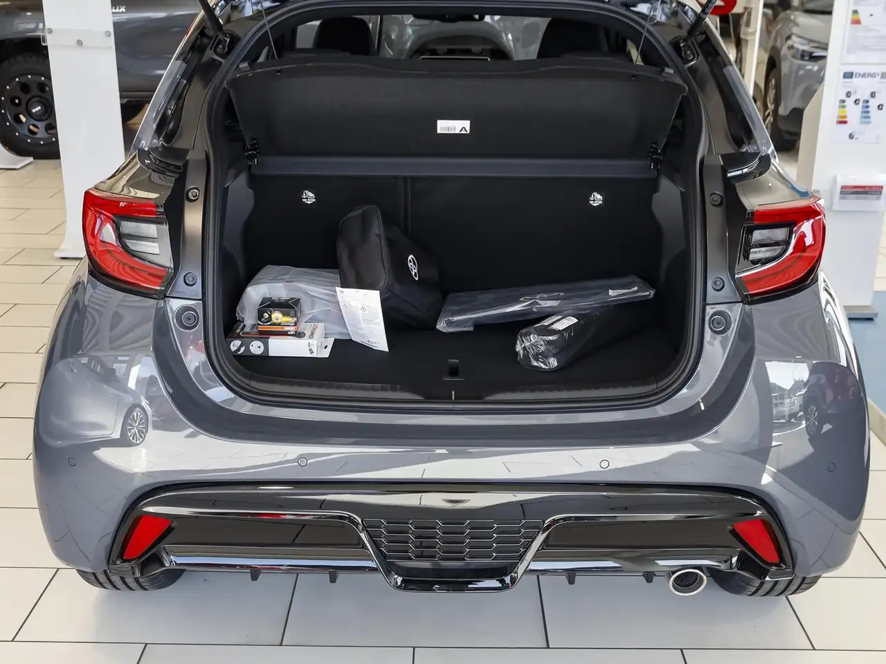 Toyota Yaris 1.5 Hybrid GR Sport SERVO ABS ESP, миниатюра 9