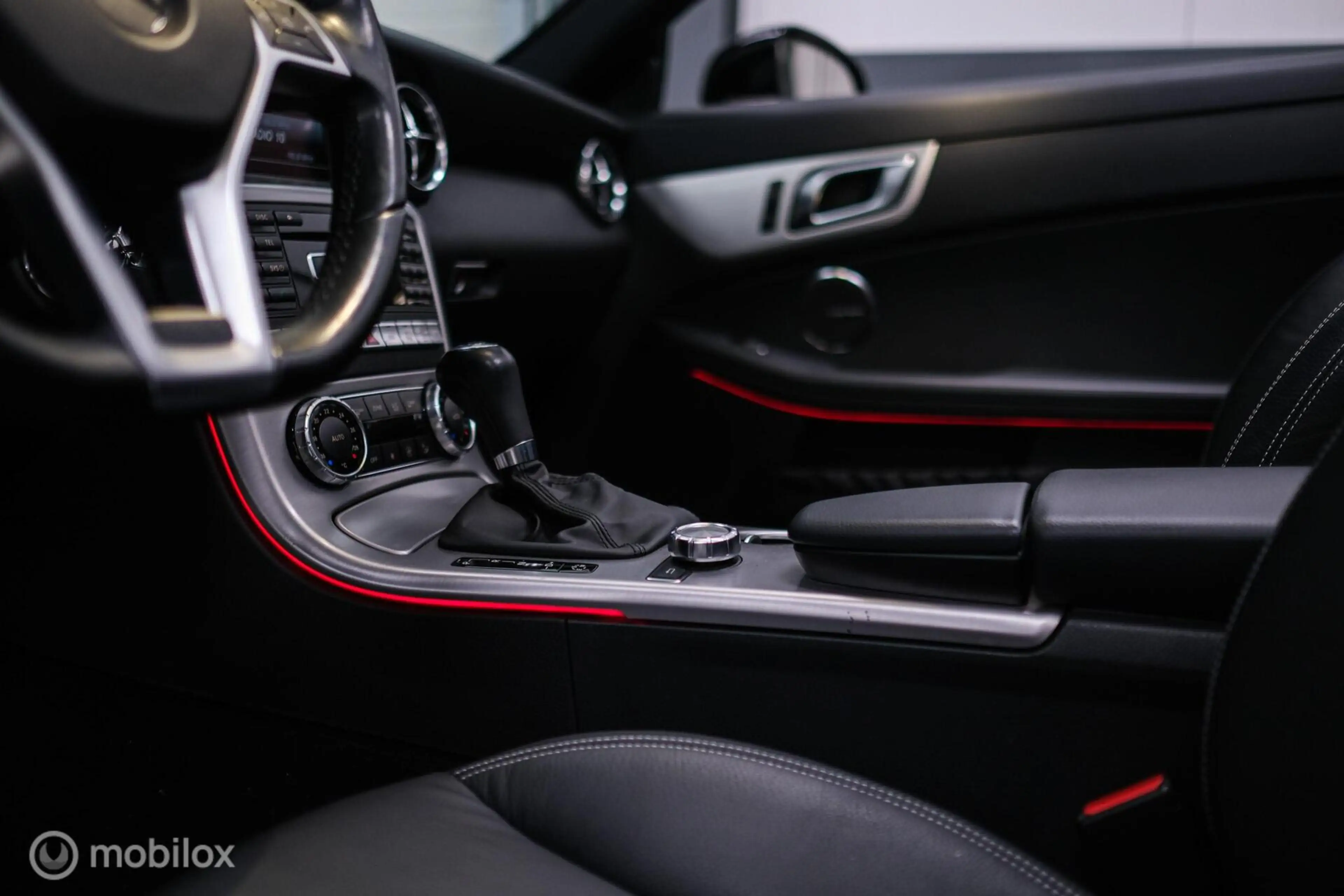 Mercedes-Benz SLK 350 AMG Line 306 PK | Panorama | Airscarf | Sportonder — photo 4