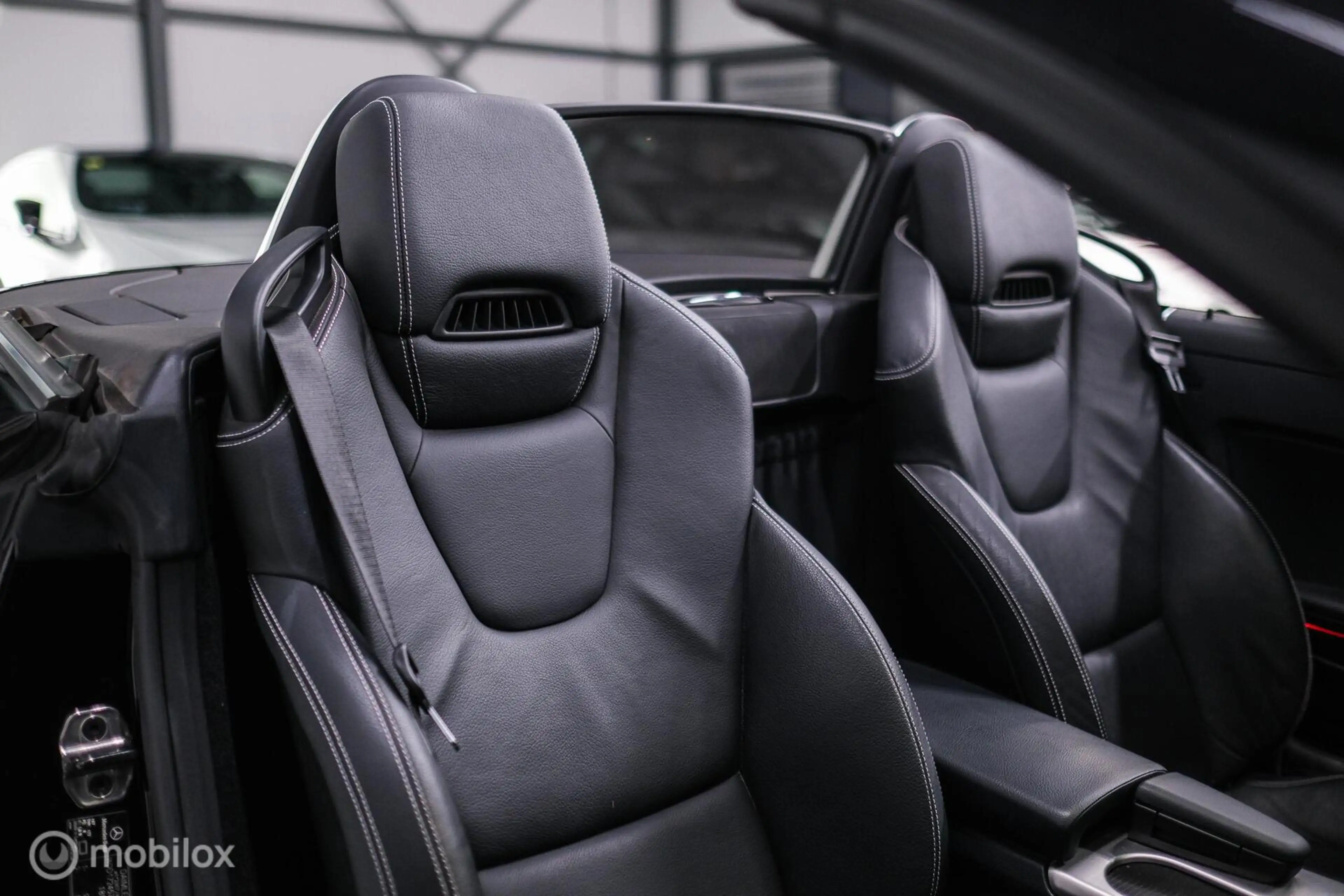 Mercedes-Benz SLK 350 AMG Line 306 PK | Panorama | Airscarf | Sportonder — photo 2