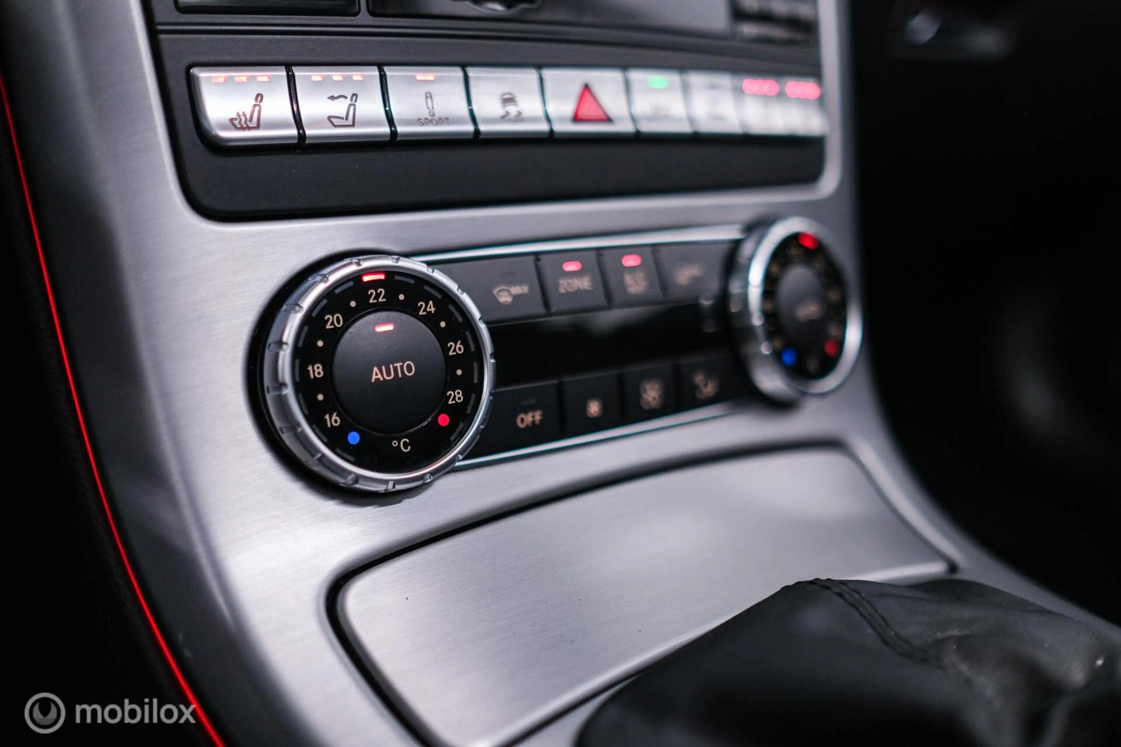 Mercedes-Benz SLK 350 AMG Line 306 PK | Panorama | Airscarf | Sportonder — photo 27