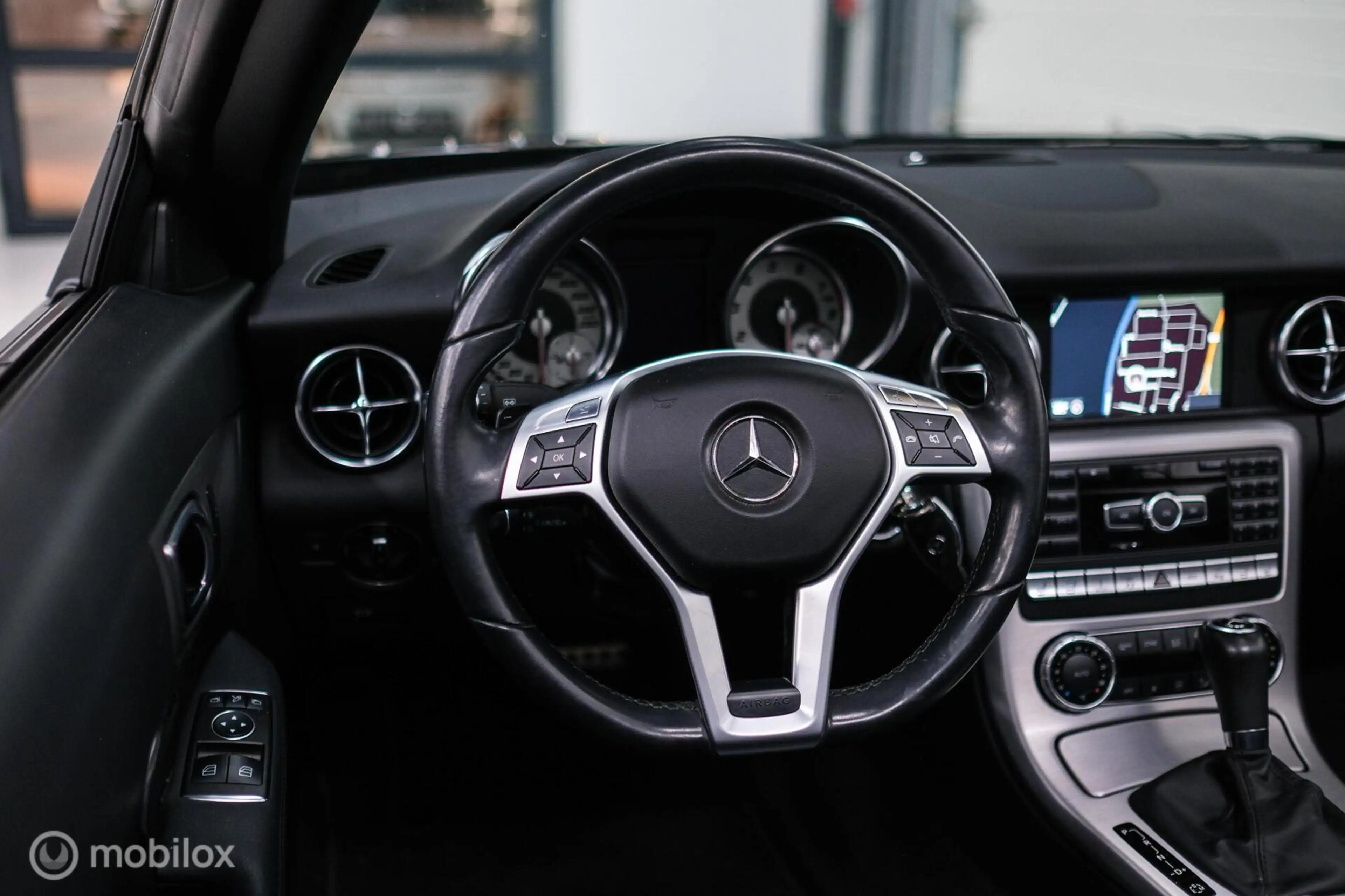 Mercedes-Benz SLK 350 AMG Line 306 PK | Panorama | Airscarf | Sportonder — photo 12