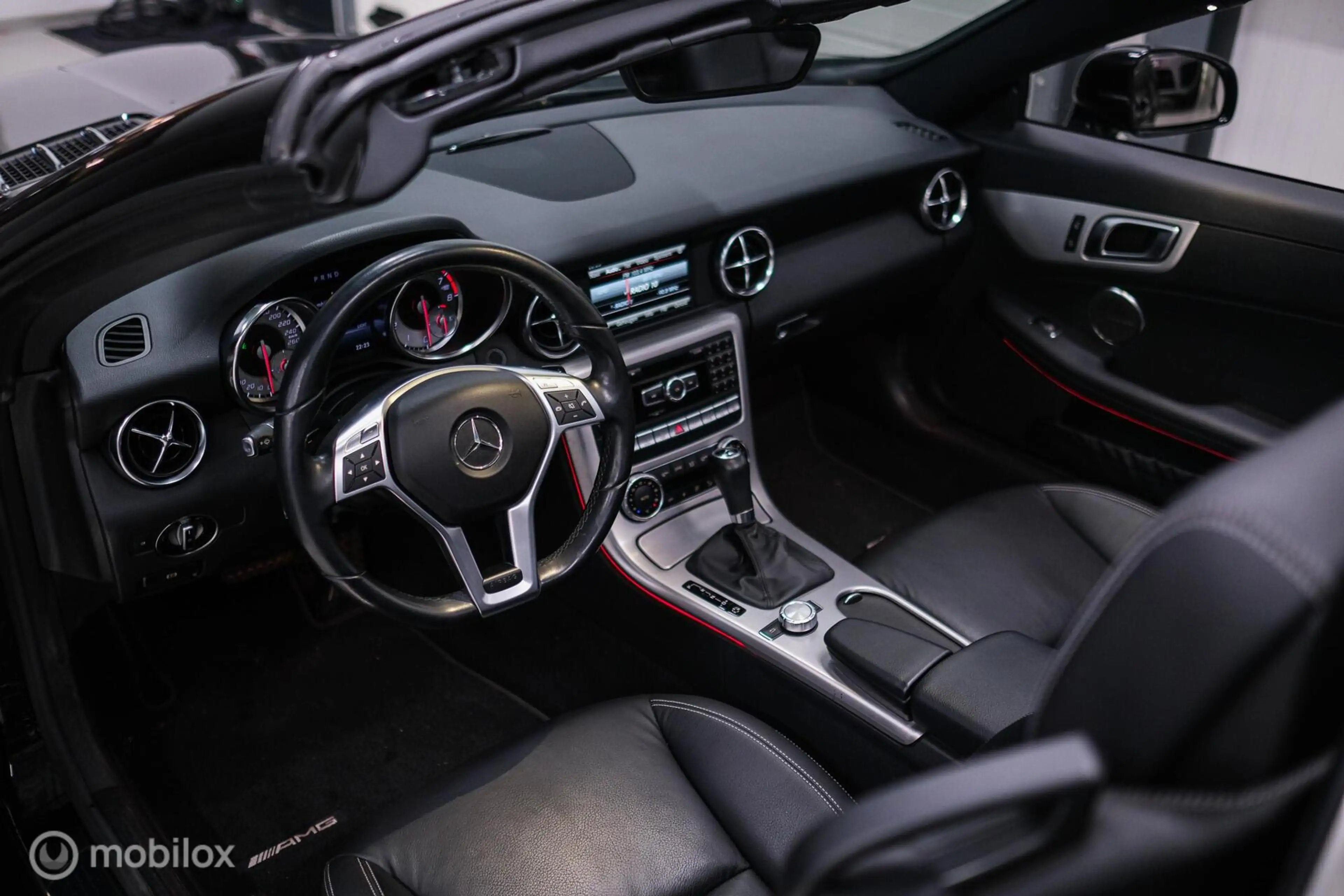 Mercedes-Benz SLK 350 AMG Line 306 PK | Panorama | Airscarf | Sportonder — photo 36