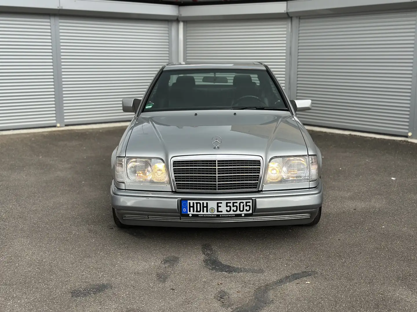 Mercedes-Benz E 200 E200 coupe Gümüş rengi - 2