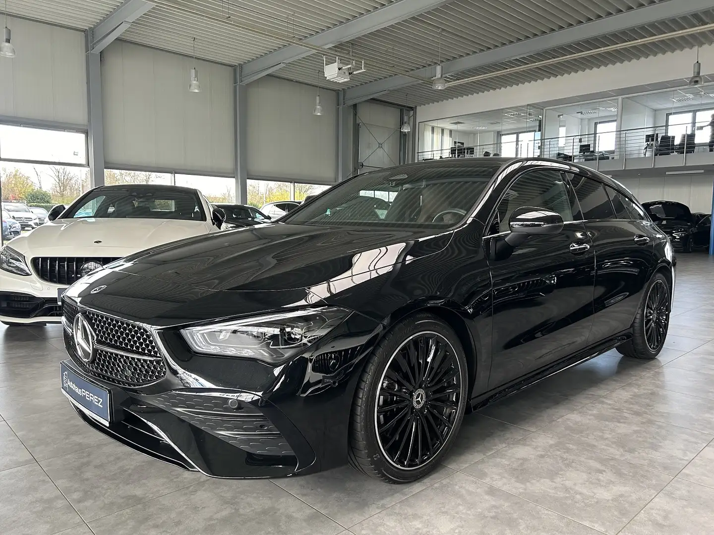 Mercedes-Benz CLA 250 4M AMG PREMIUM-MULTIBEAM! Černá - 2
