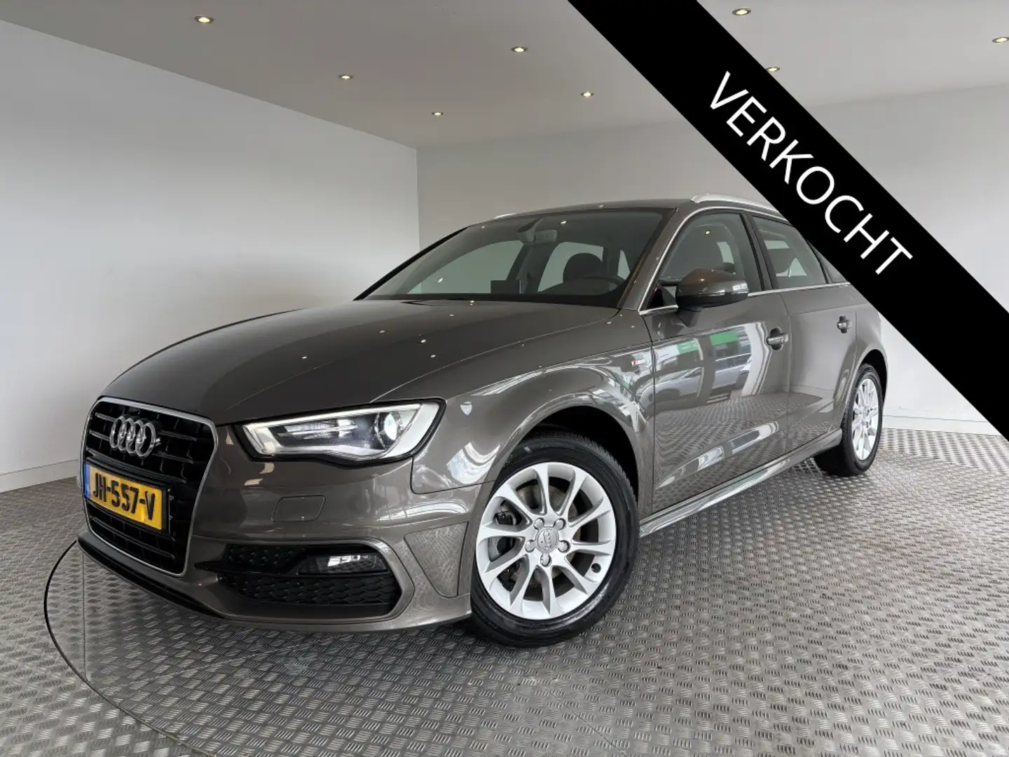 Audi A3 Sportback 1.2 TFSI Adrenalin S-Line, NL-auto Gris - 1