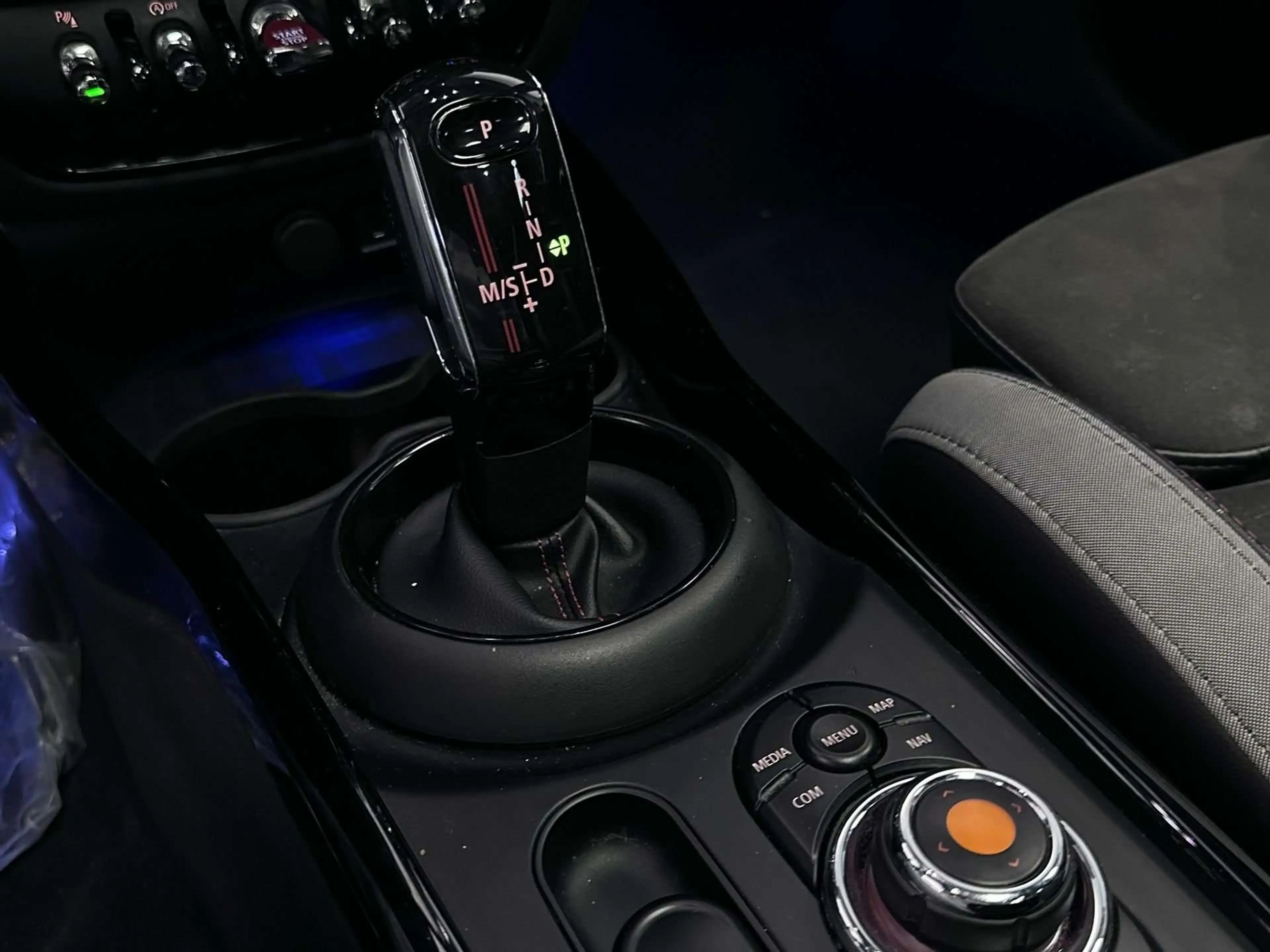 MINI John Cooper Works Clubman 2.0i*AUT*ALL4*PANO*CARPLAY*H/K*306 PK!!!* — photo 26