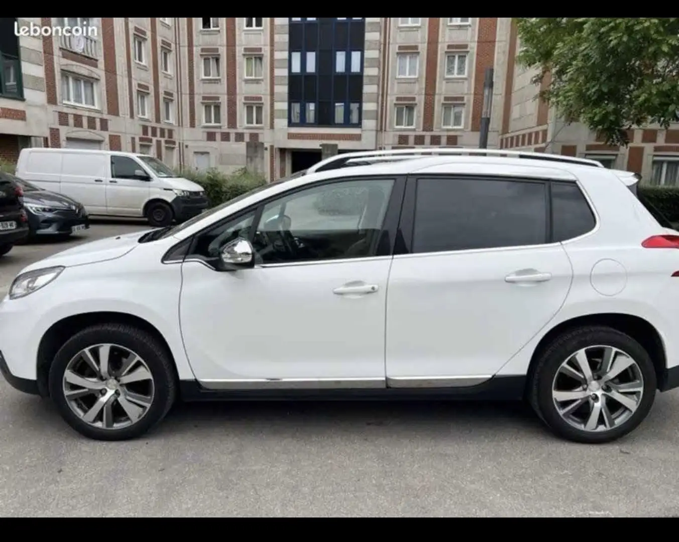 Peugeot 2008 1.6 VTi 120ch BVM5 Allure Blanc - 1