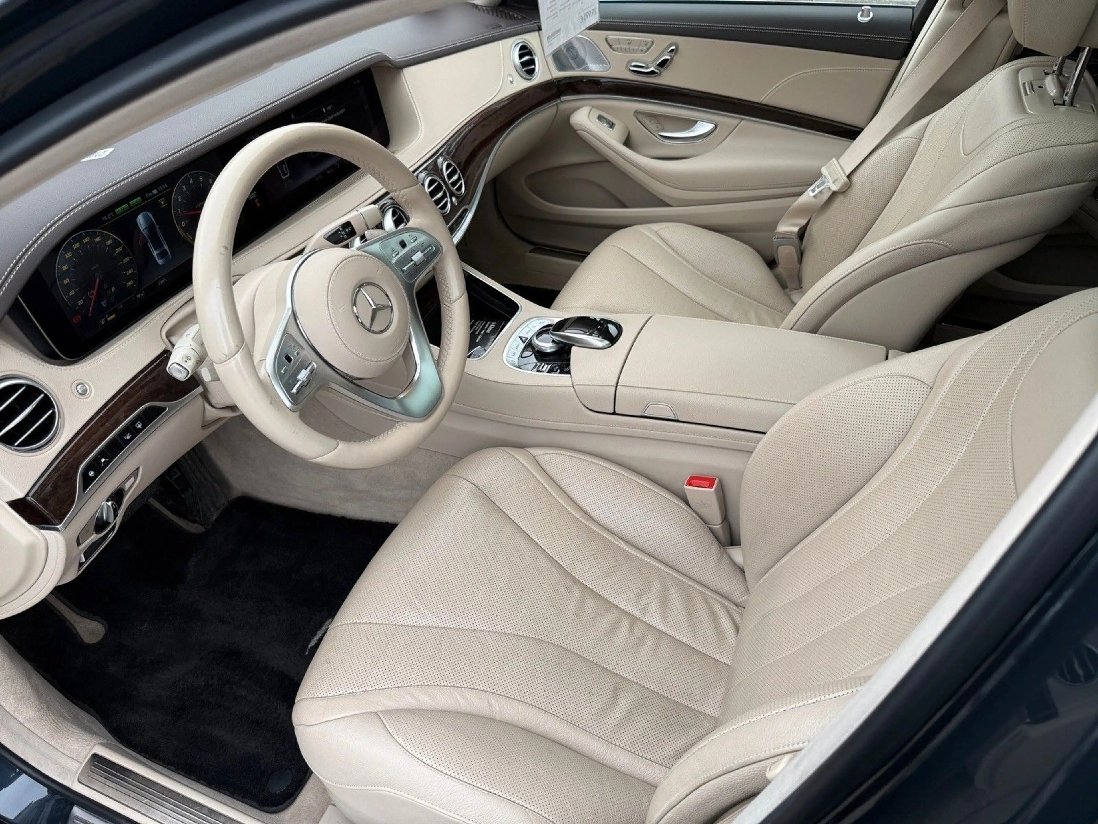 Mercedes-Benz S 560 e L — photo 9