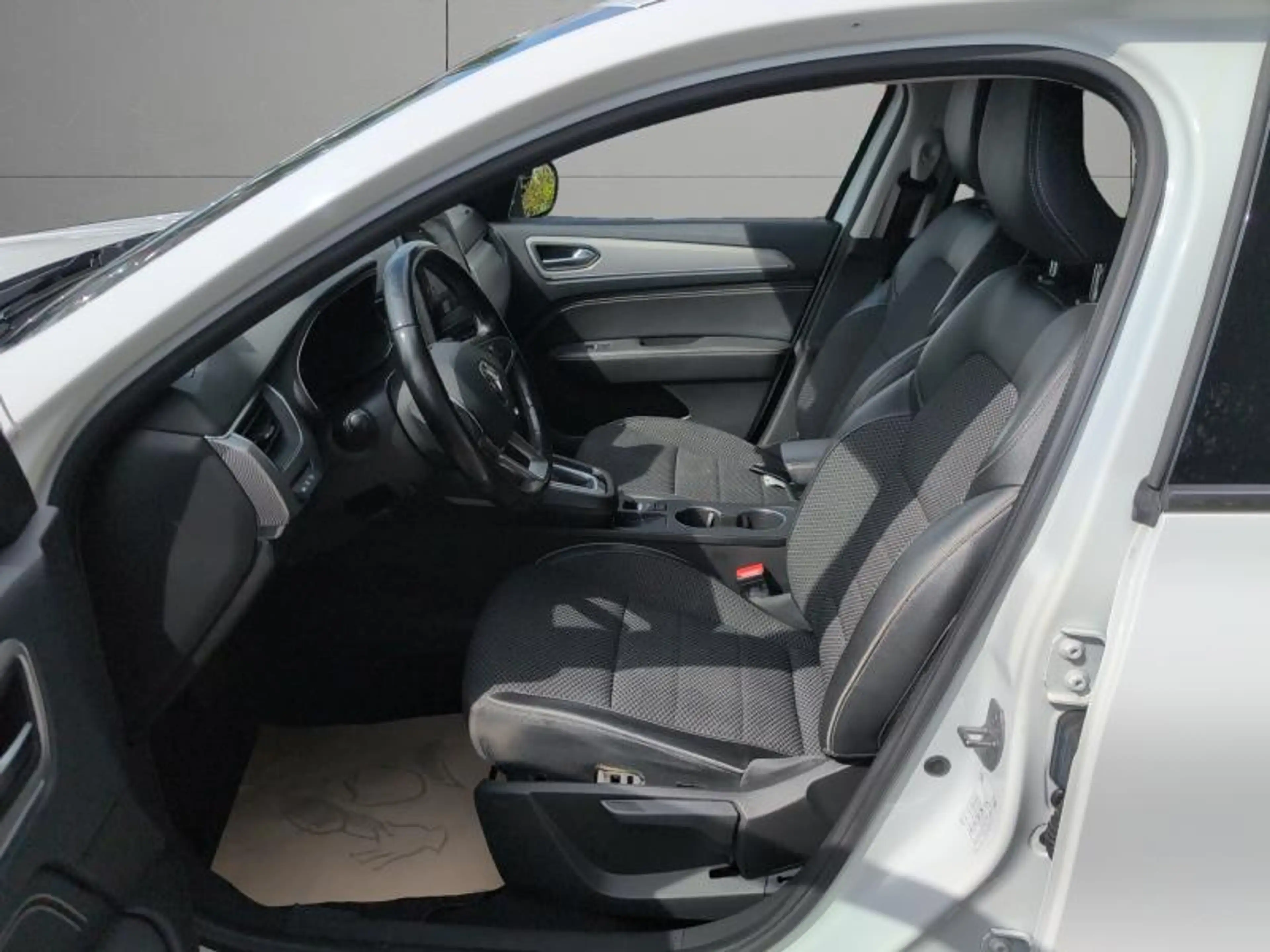 Renault Arkana 1.6E-Tech 145cv Blanc B.Auto 04/22 Airco CarPlay — photo 10