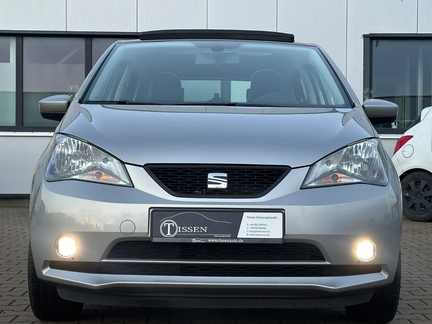 SEAT Mii Chic Autom. PDC SHZ Klimaaut 1Hd Pano Alcant Argento - 2