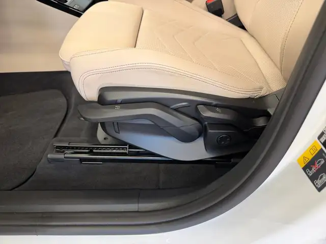 BMW iX1 view 6
