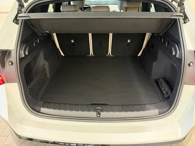 BMW iX1 view 11
