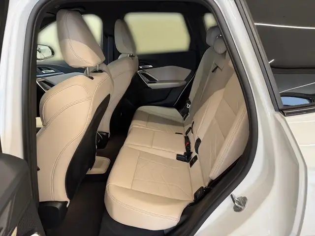 BMW iX1 view 7