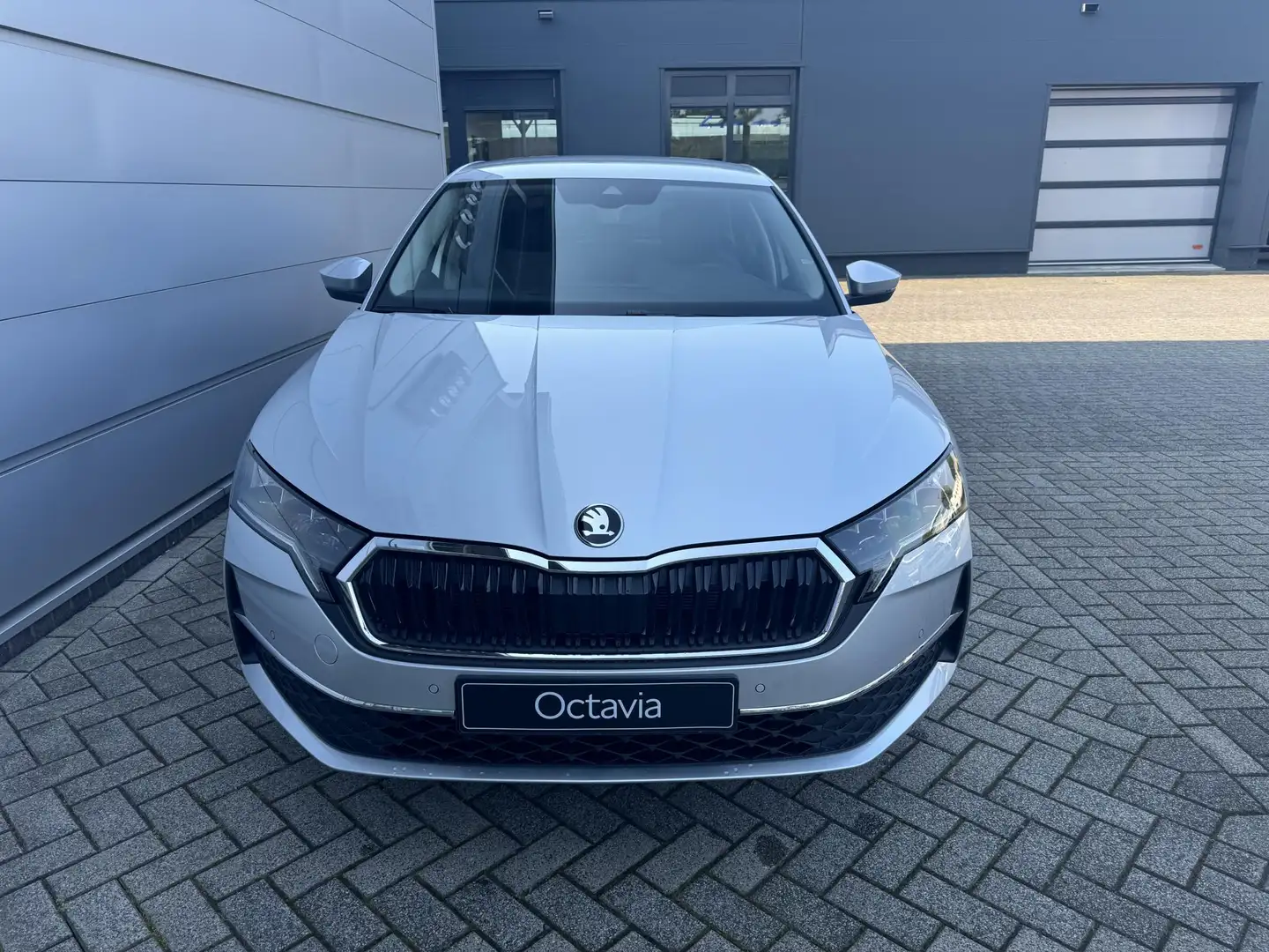 Skoda Octavia Business Edition 1.5 TSI DSG | Automaat | Navigati Gris - 2