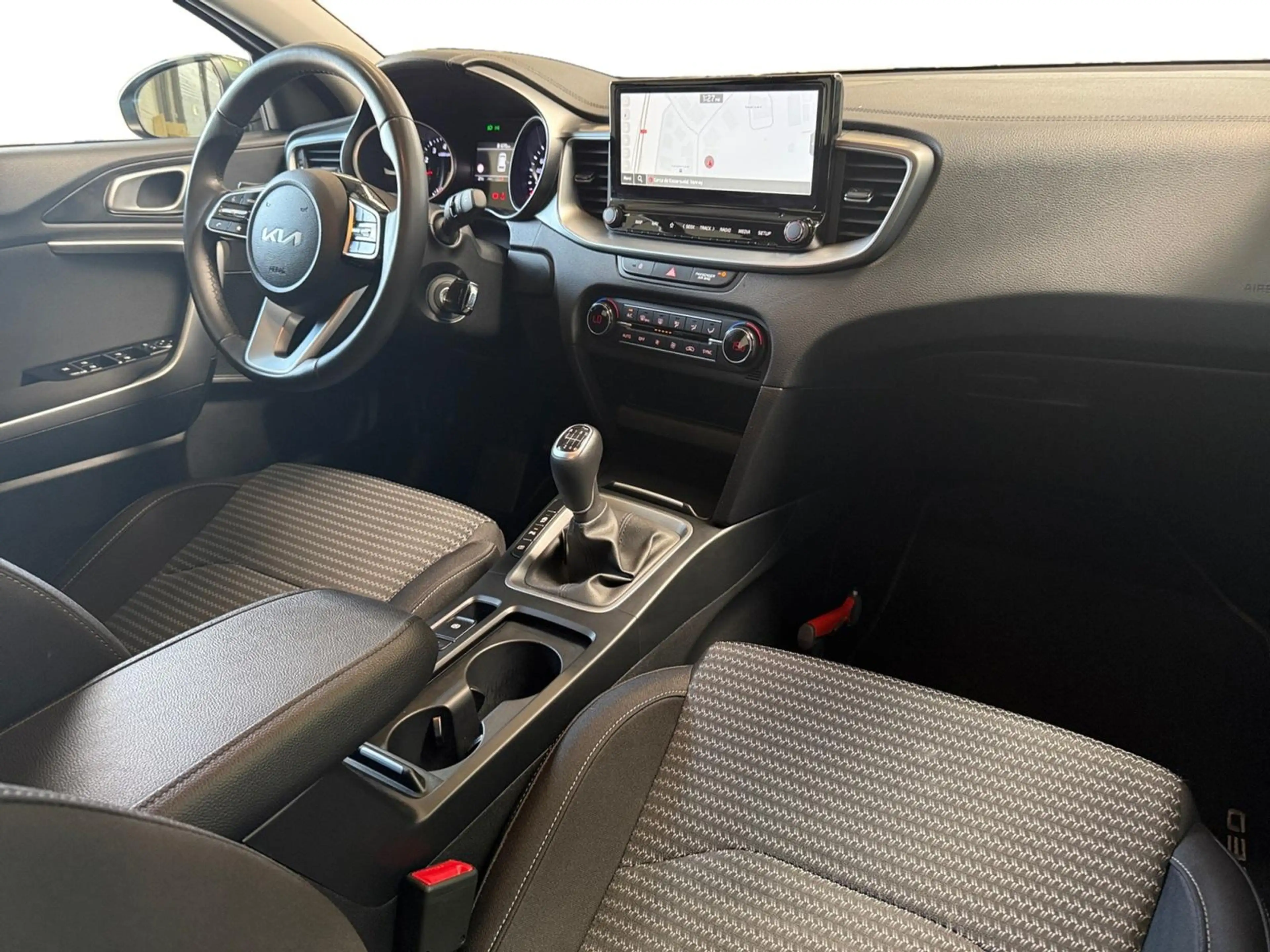 Kia Ceed SW / cee'd SW Sportswagon 1.5 T-GDi DynamicLine I Navi I Carplay — photo 3