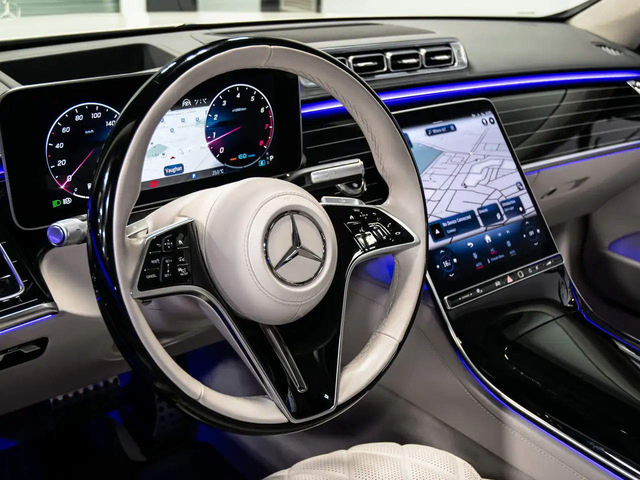 Mercedes-Benz S-Class снимка Mercedes-Benz S-Class