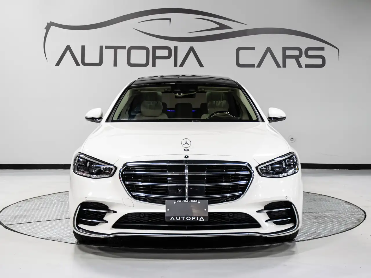 Mercedes-Benz S-Class снимка Mercedes-Benz S-Class