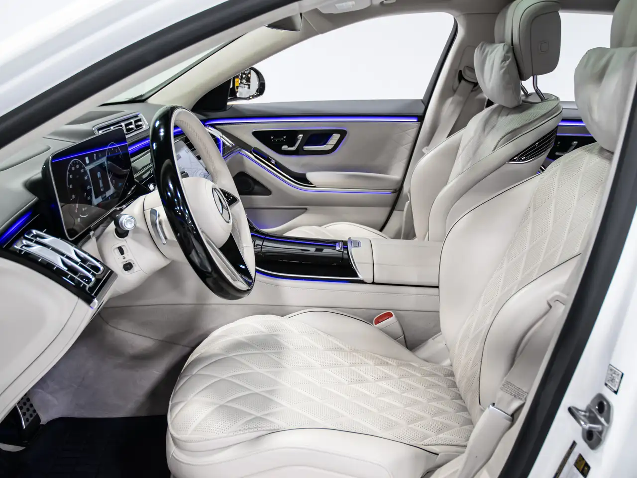Mercedes-Benz S-Class снимка Mercedes-Benz S-Class