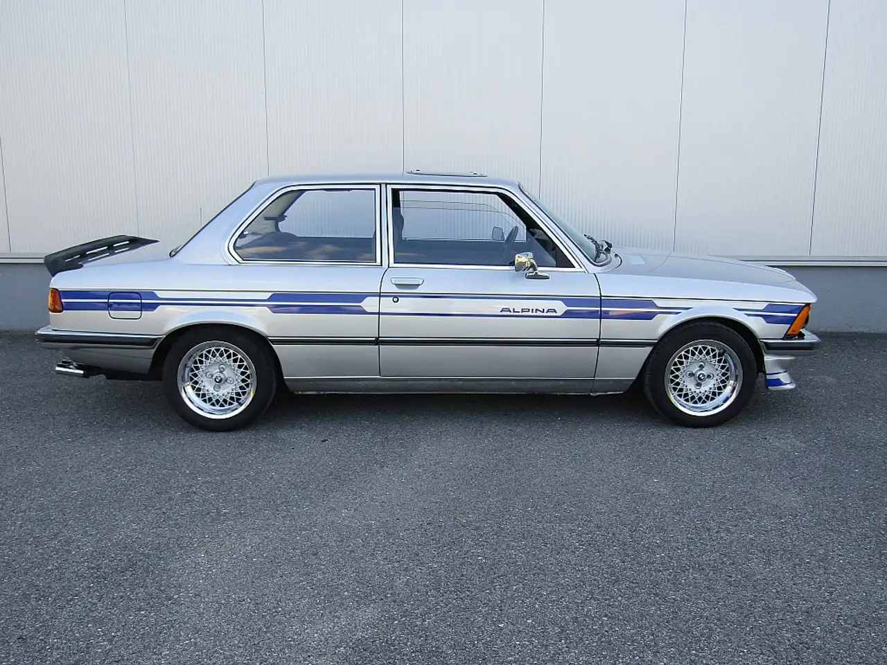 BMW 323 i, foto 6