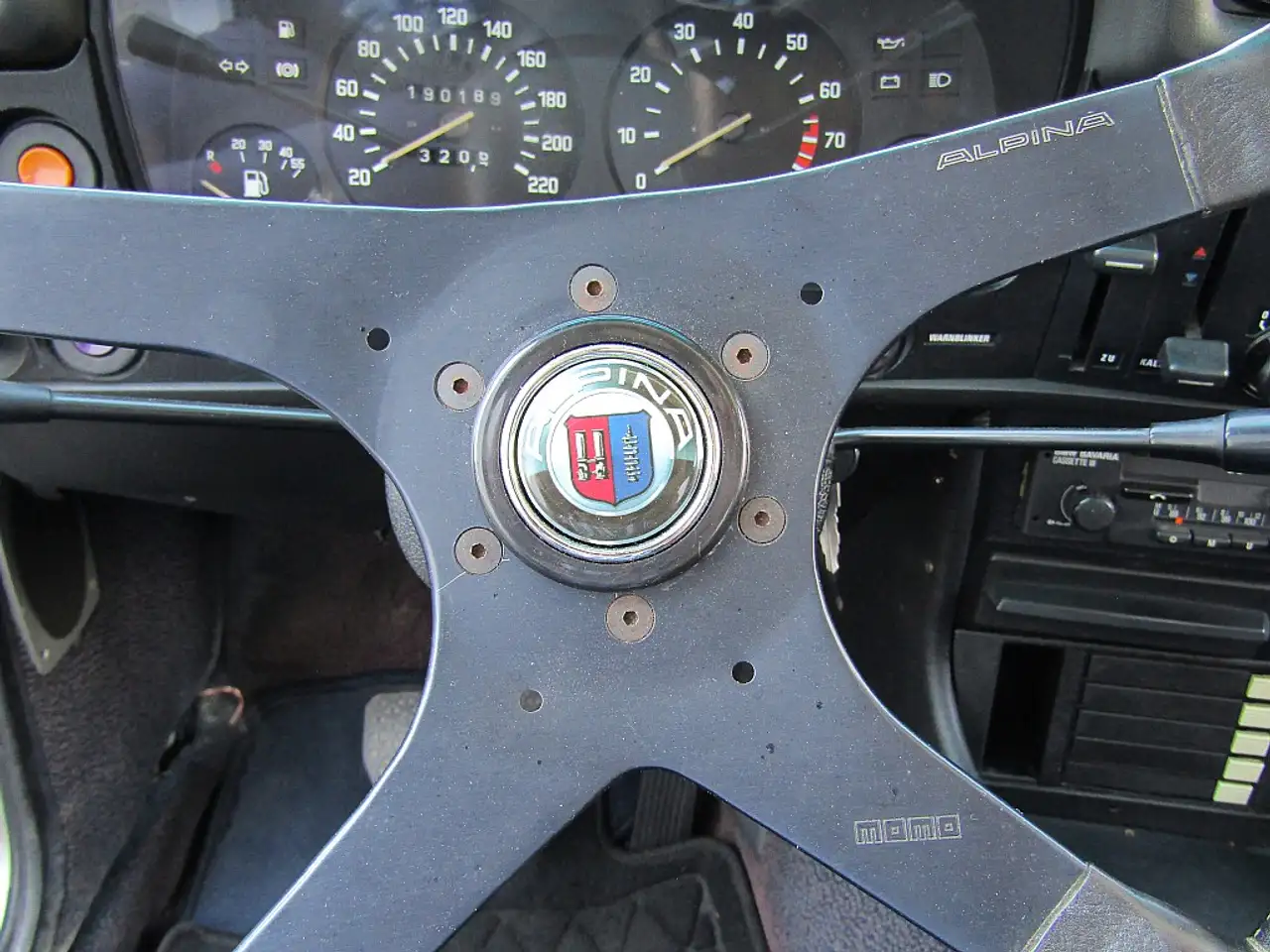 BMW 323 i, foto 12