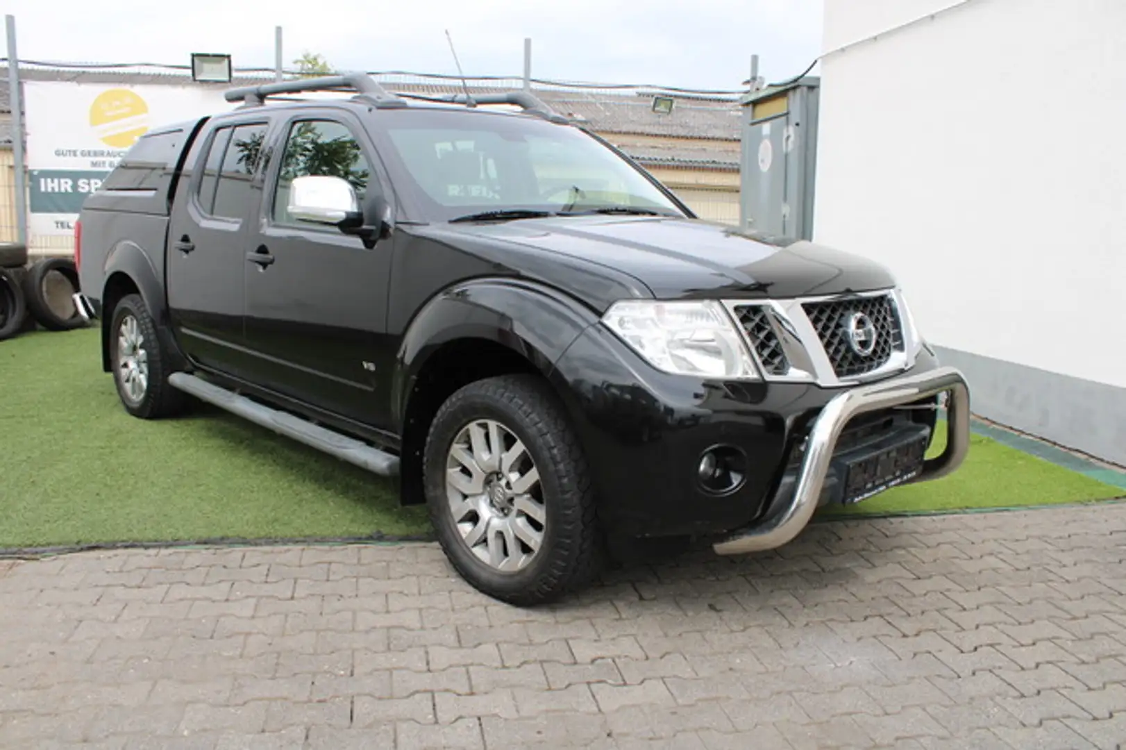 Nissan Navara Double Cab LE V6 4x4 *Hardtop*Seilwinde* Schwarz - 1