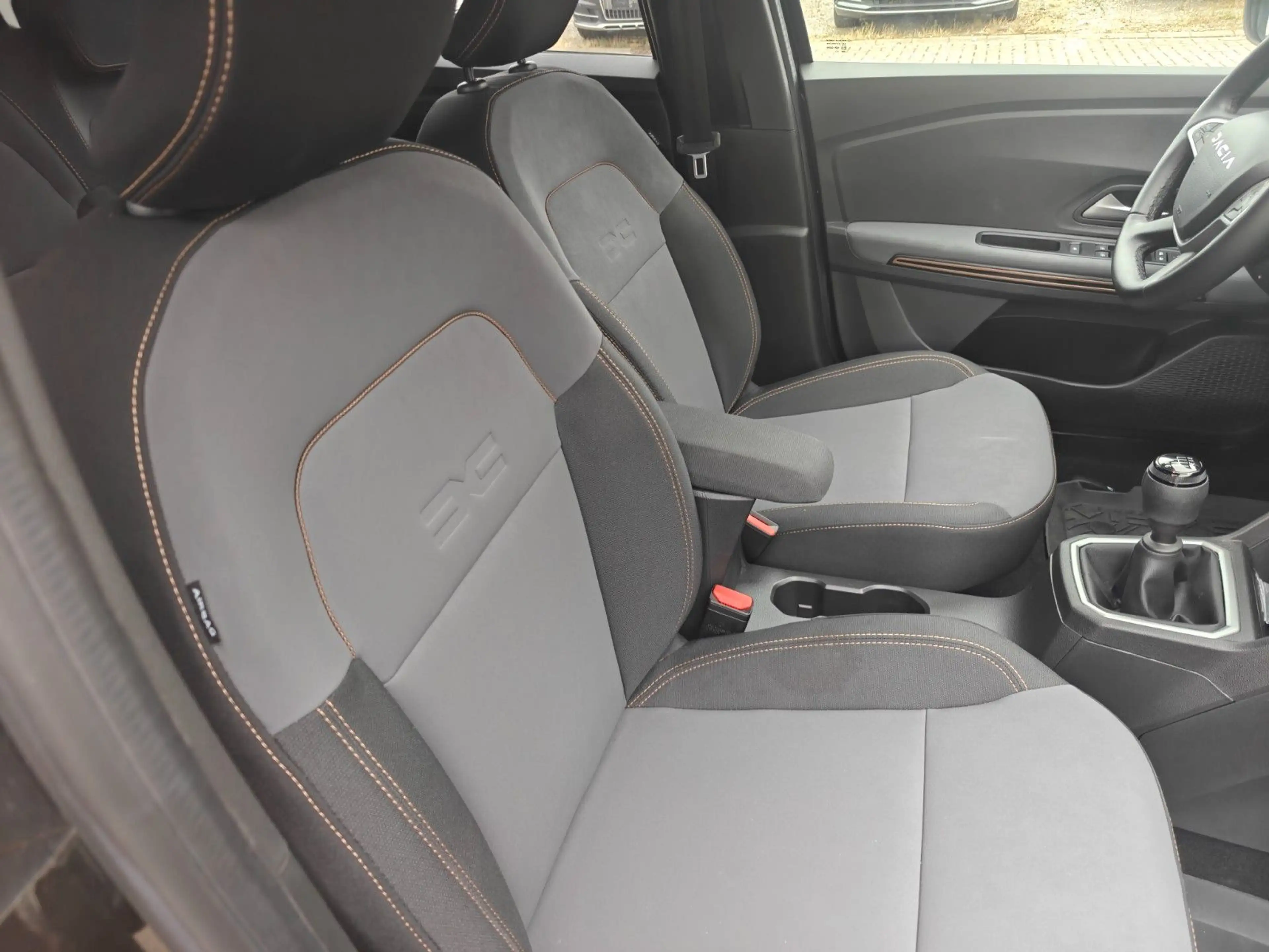 Dacia Jogger Extreme — photo 14