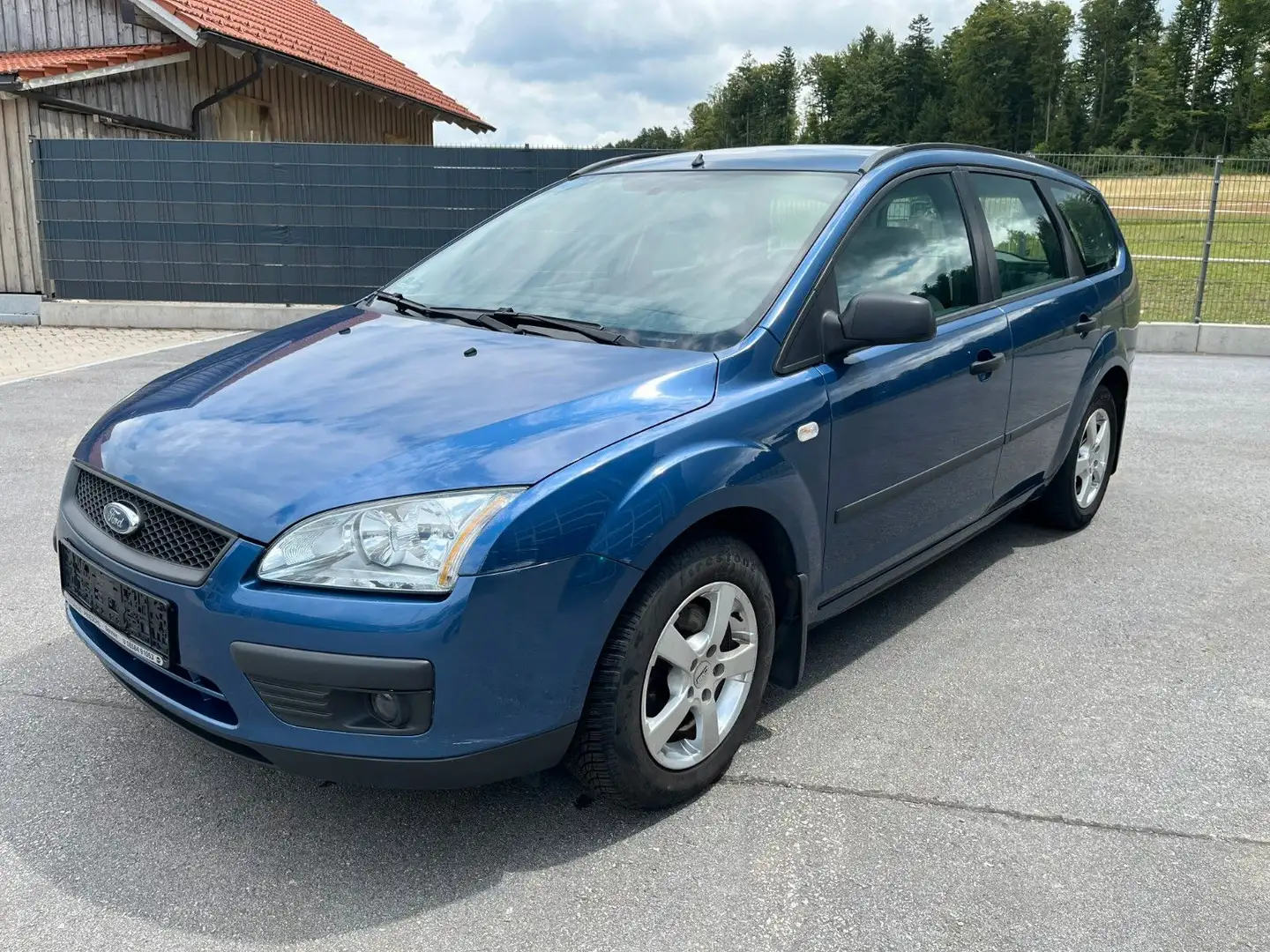 Ford Focus Turnier Fun Bleu - 1