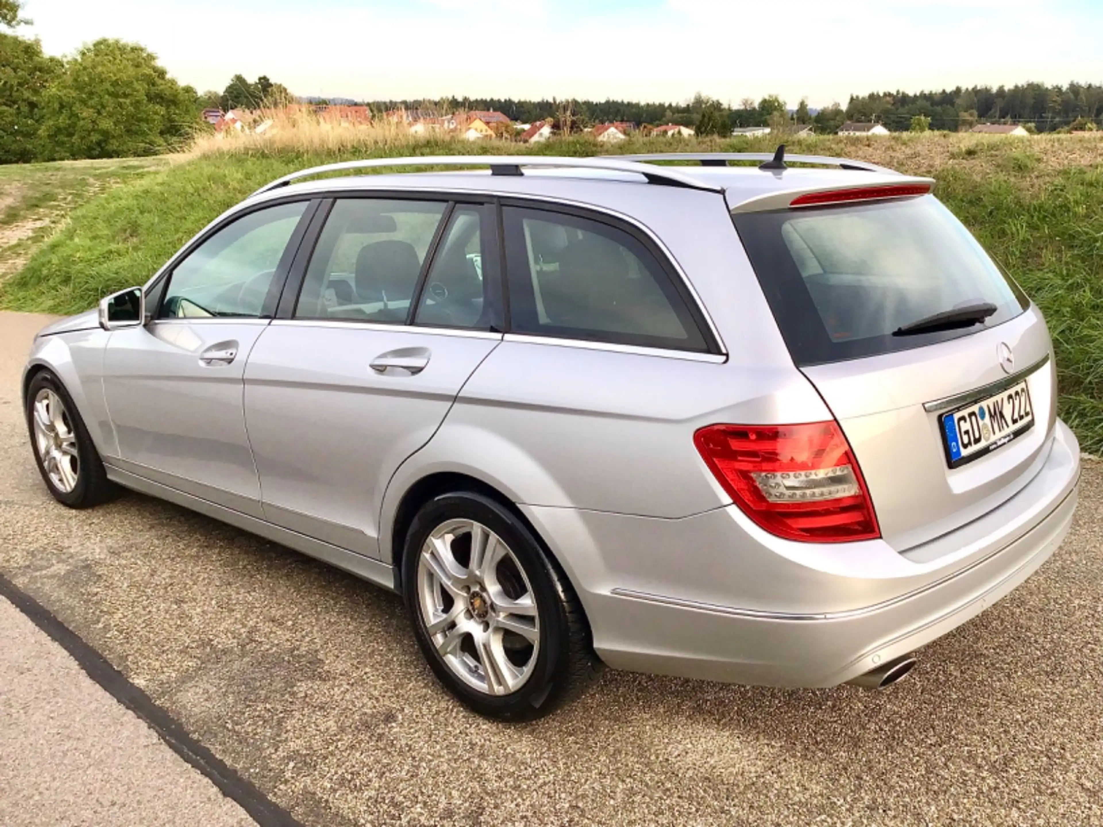 Mercedes-Benz C 250 CDI T 4Matic AVANTGARDE-NAVI*LEDER*BI-XENON*PDC*Multikontur-Sitze ! — photo 2