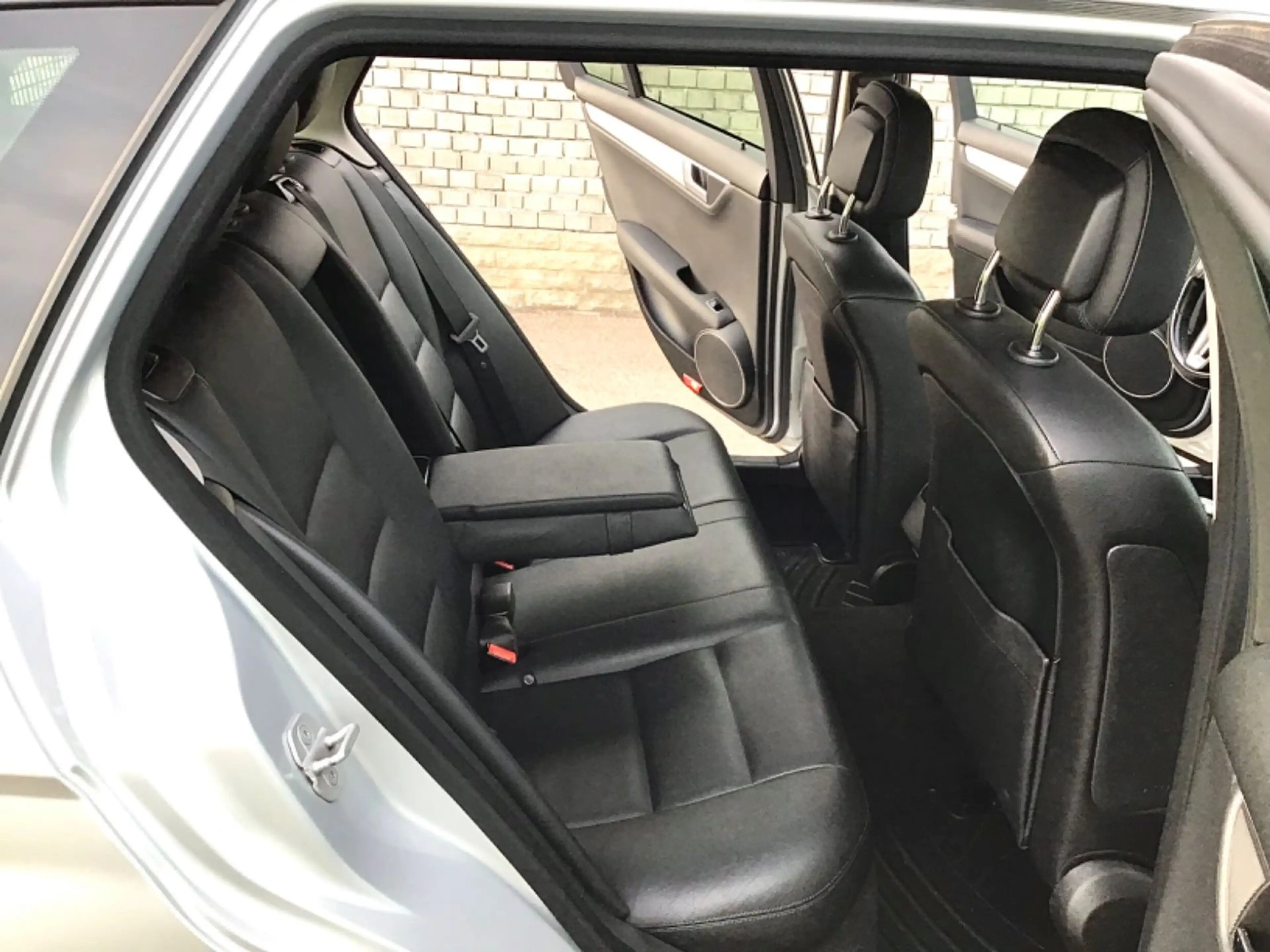 Mercedes-Benz C 250 CDI T 4Matic AVANTGARDE-NAVI*LEDER*BI-XENON*PDC*Multikontur-Sitze ! — photo 15