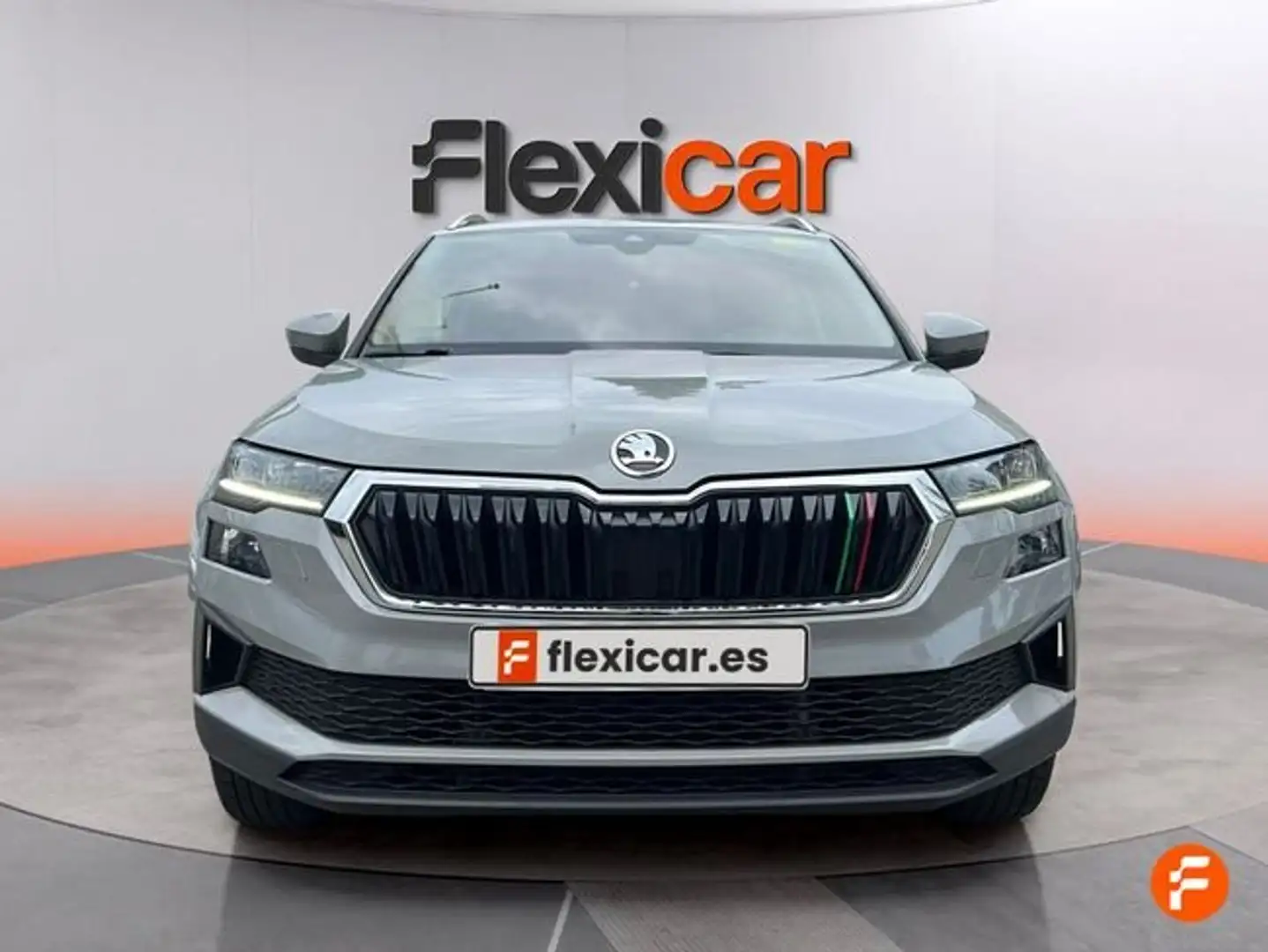 Skoda Karoq 1.5 TSI Sportline ACT DSG 110KW Gris - 2