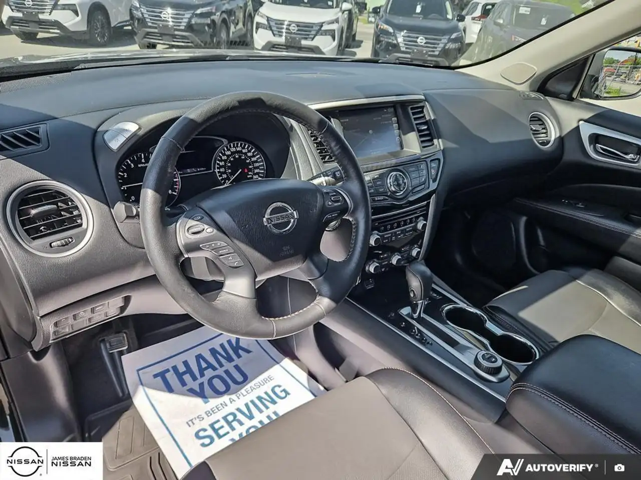 Nissan Pathfinder fotografie Nissan Pathfinder