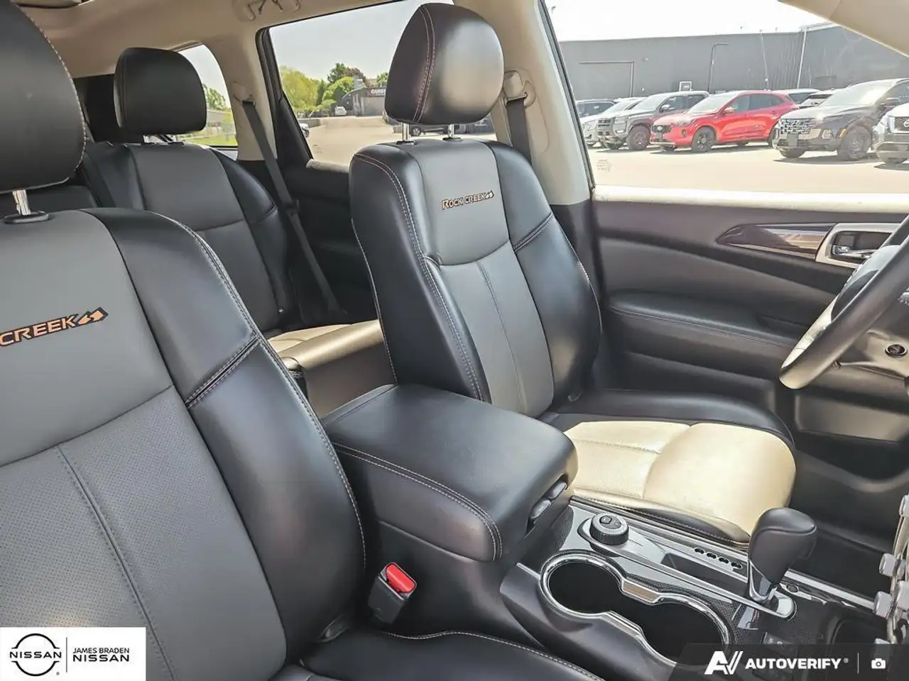 Nissan Pathfinder fotografie Nissan Pathfinder