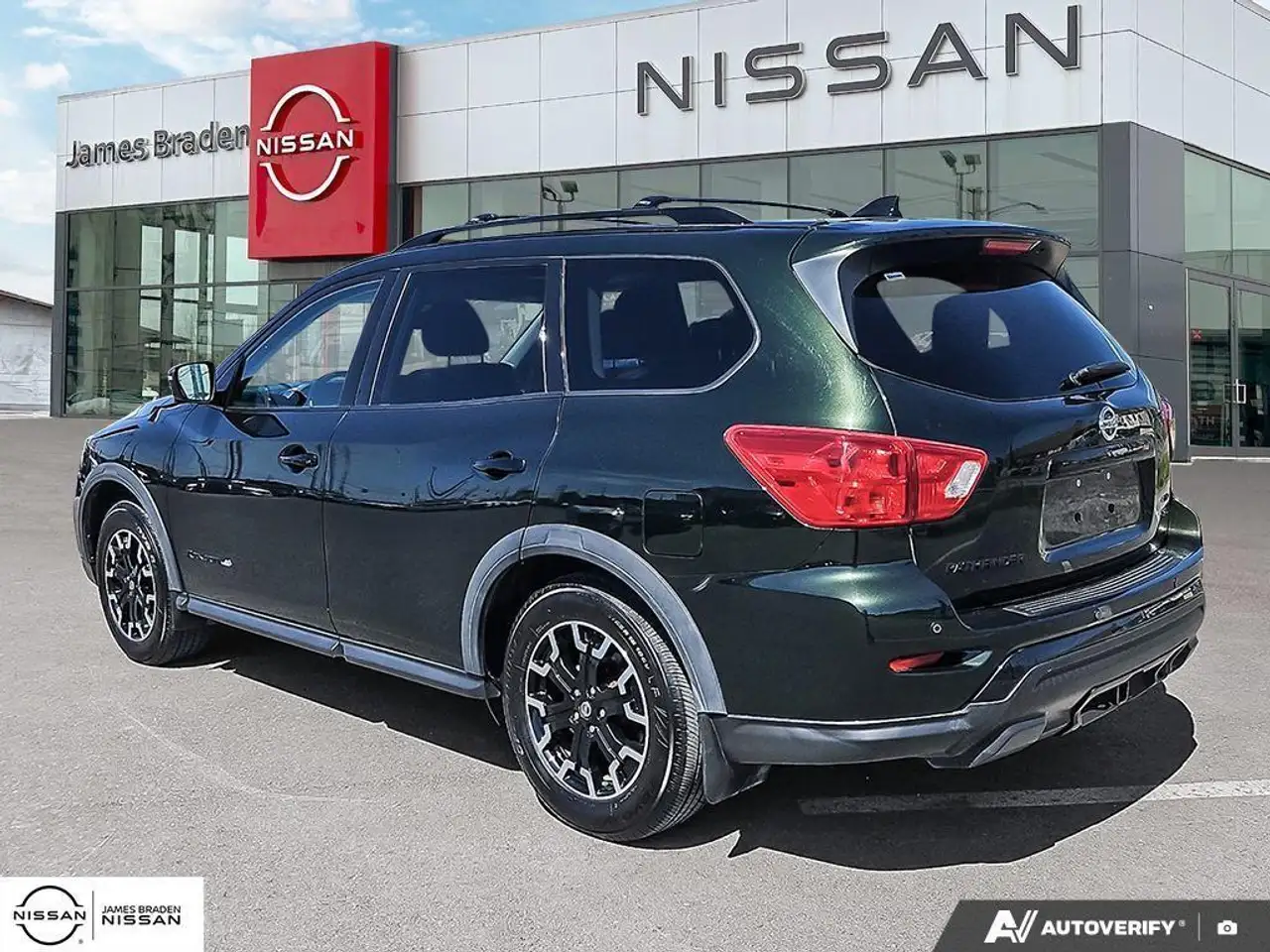 Nissan Pathfinder fotografie Nissan Pathfinder